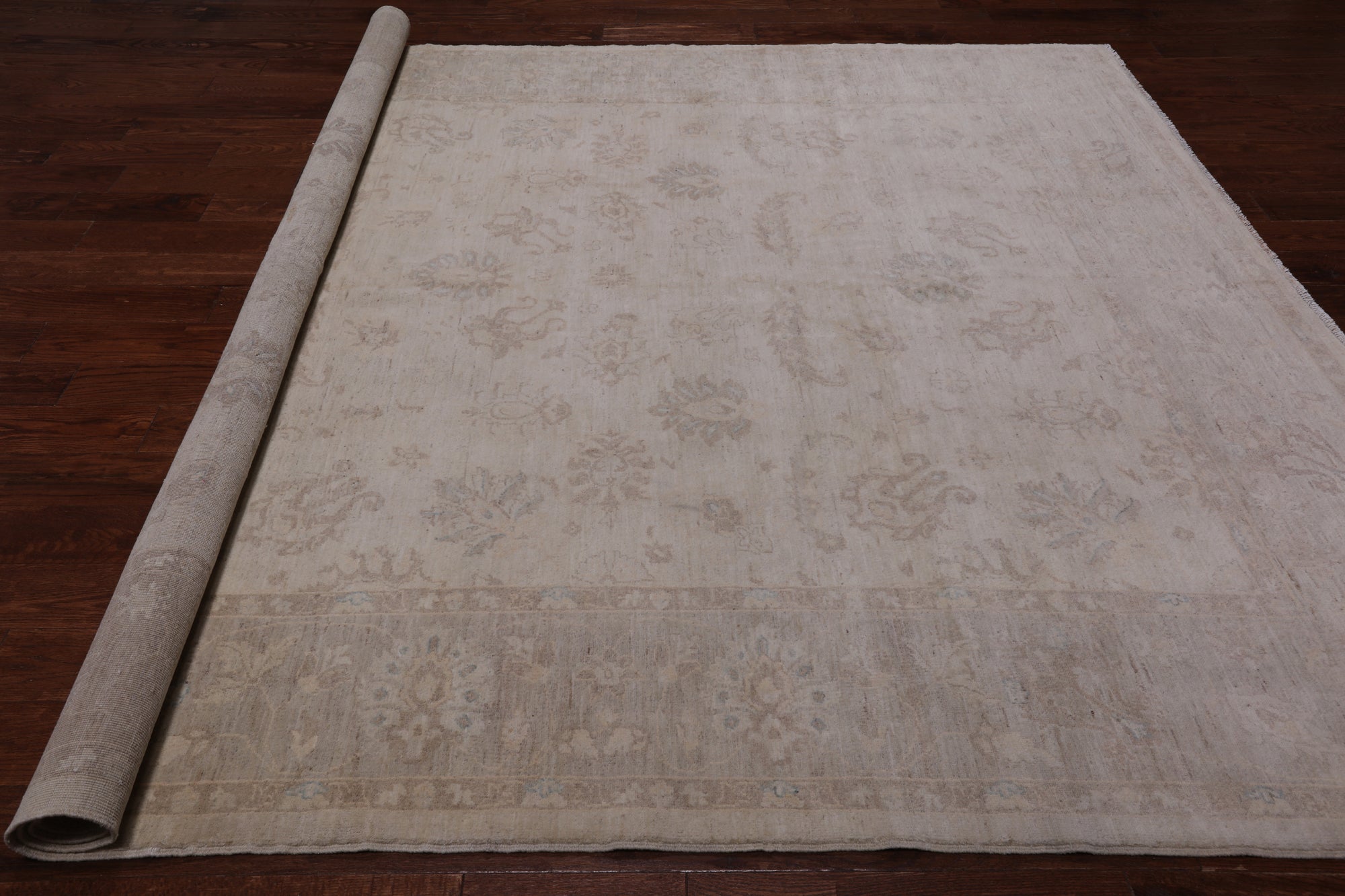 Ivory Antiqued Peshawar Hand Knotted Wool Rug - 8' 2" X 9' 7"