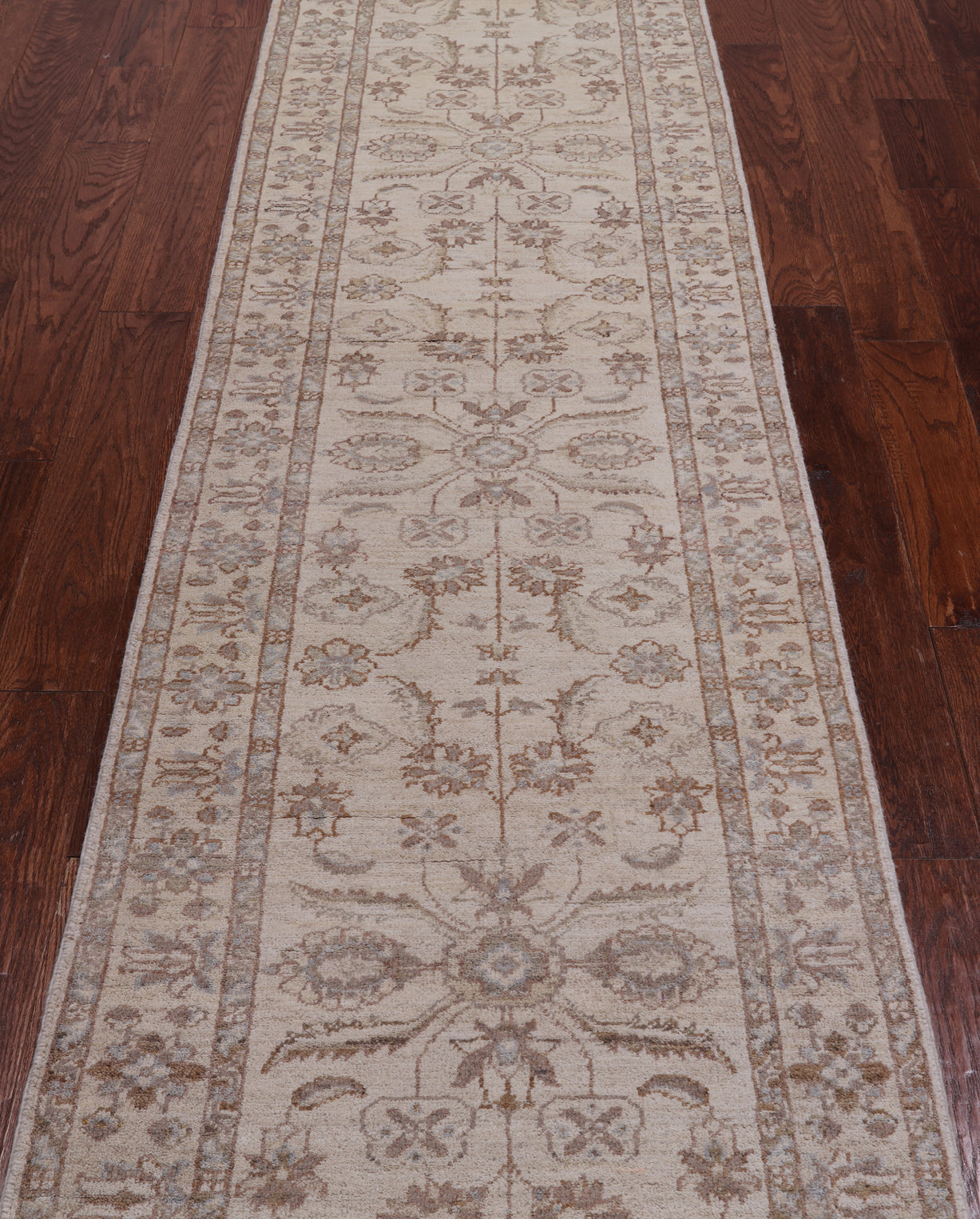 Ivory Peshawar Hand Knotted Wool Runner Rug - 2' 7" X 9' 9"