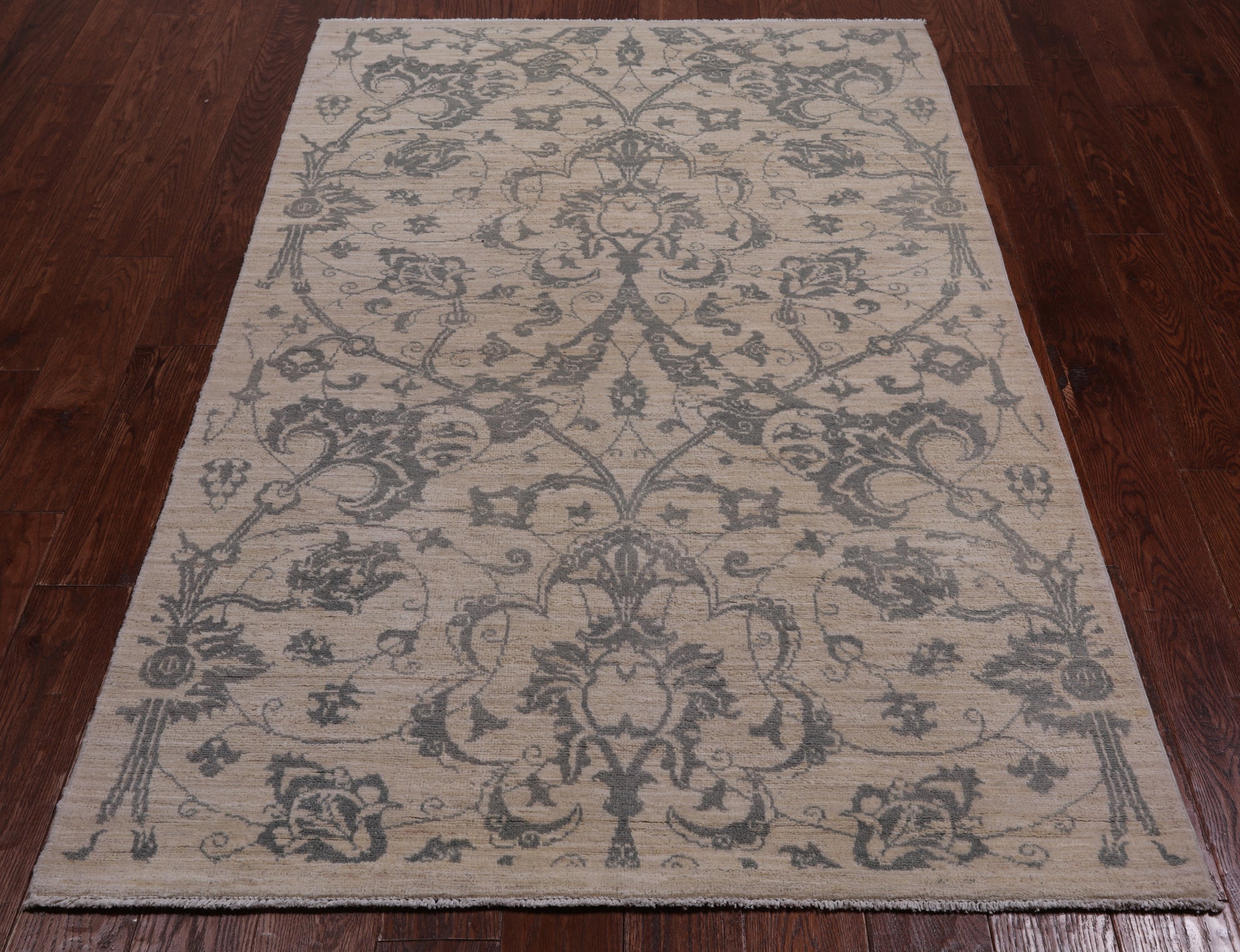 Ivory Peshawar Hand Knotted Wool Area Rug - 4' 2" X 6' 4"