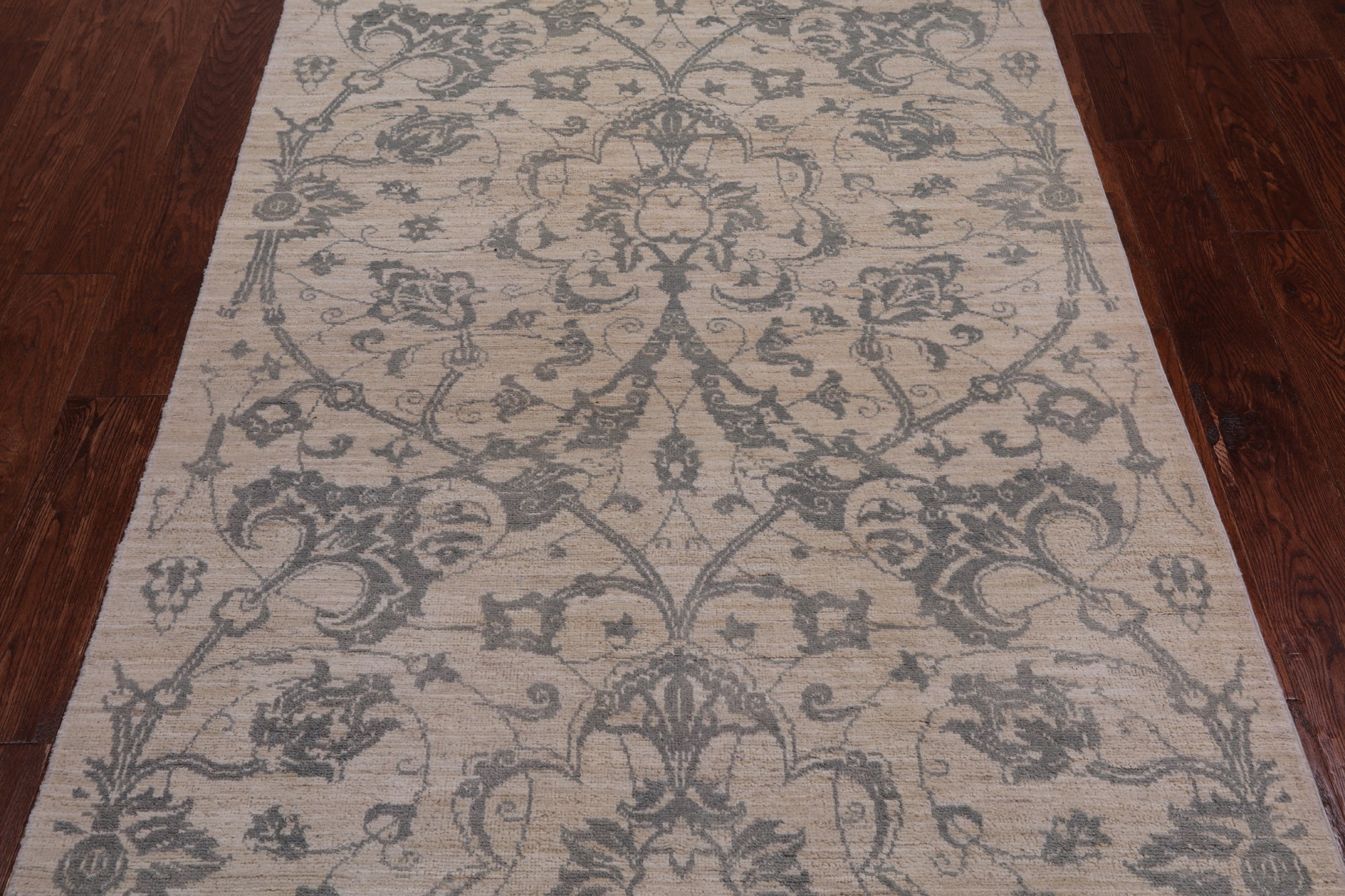 Ivory Peshawar Hand Knotted Wool Area Rug - 4' 2" X 6' 4"