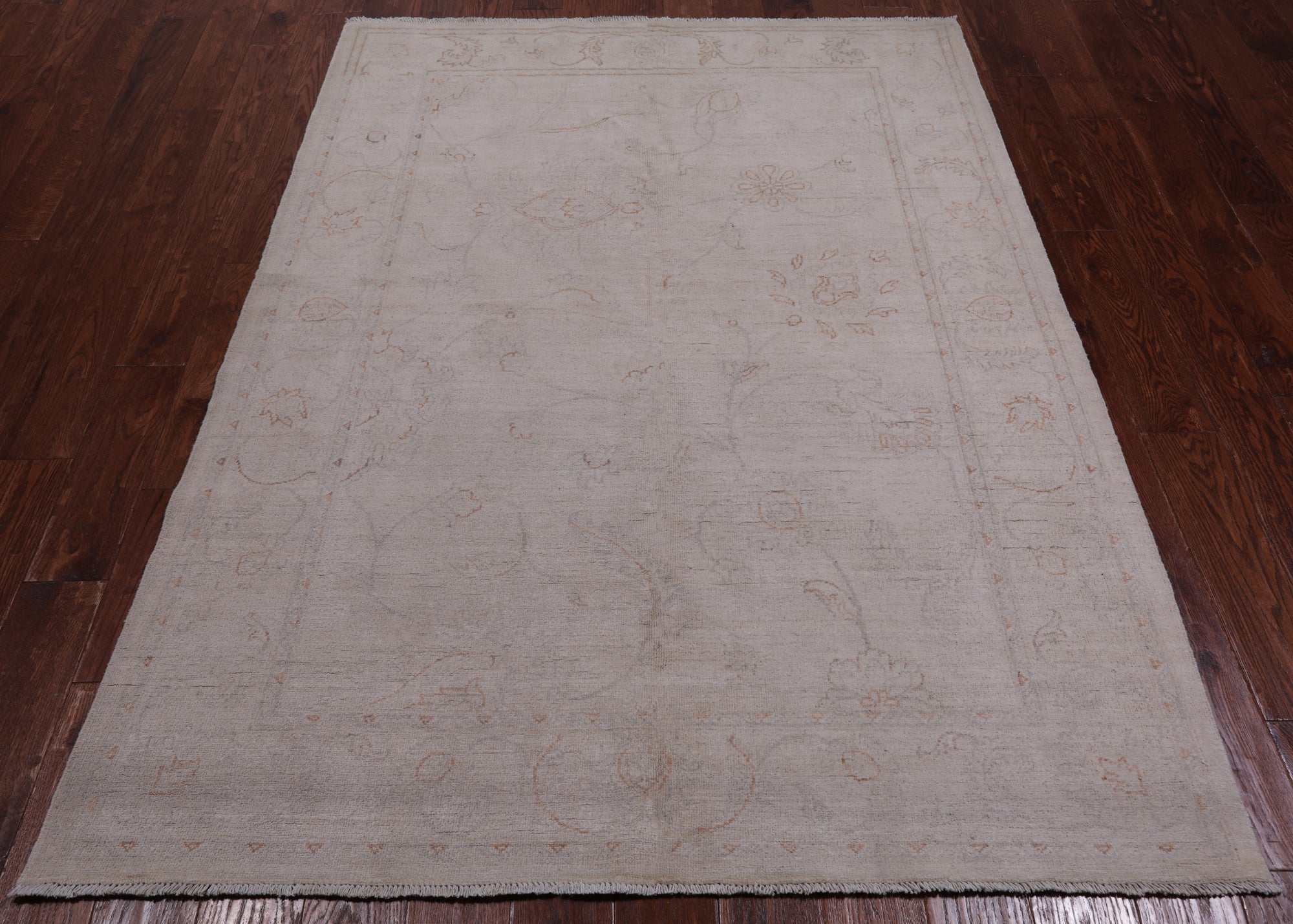 Ivory Peshawar White Wash Handmade Area Rug - 5' 1" X 6' 11"