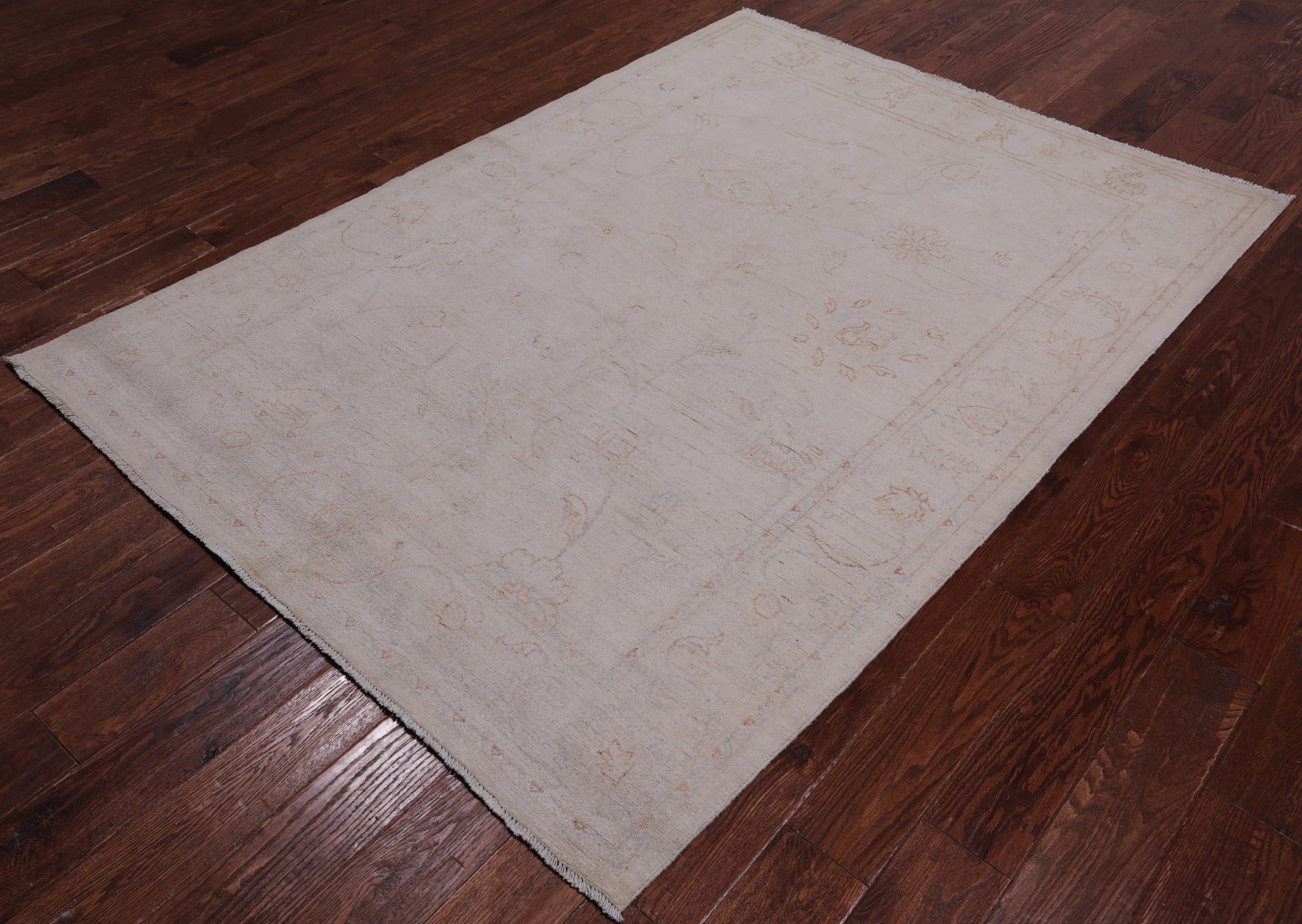 Ivory Peshawar White Wash Handmade Area Rug - 5' 1" X 6' 11"