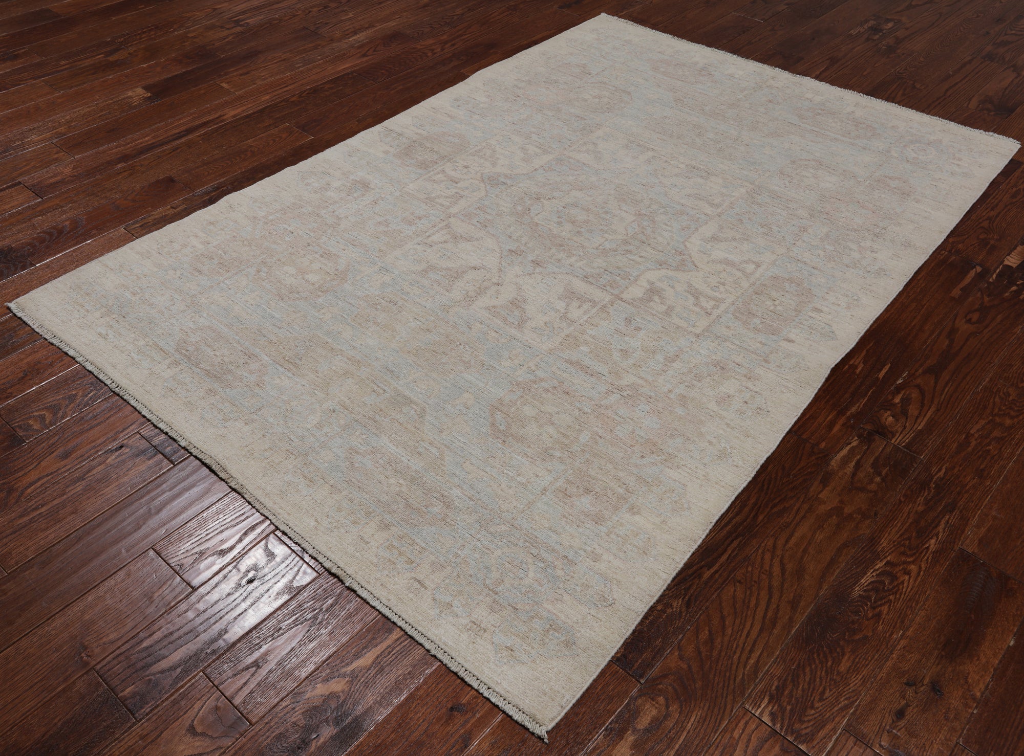 Grey Peshawar White Wash Hand Knotted Area Rug - 4' 10" X 7' 0"