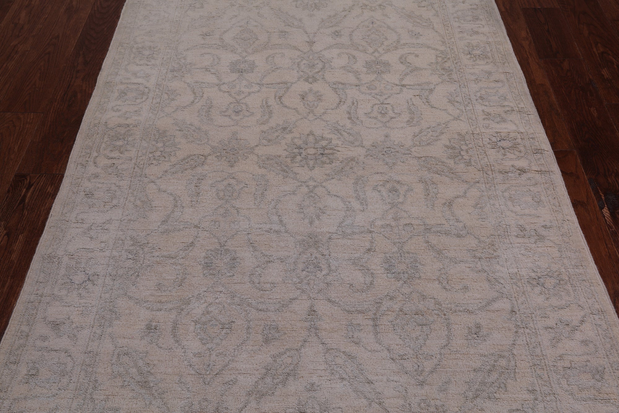 Ivory Persian Washed Out Handmade Area Rug - 4' 0" X 6' 2"