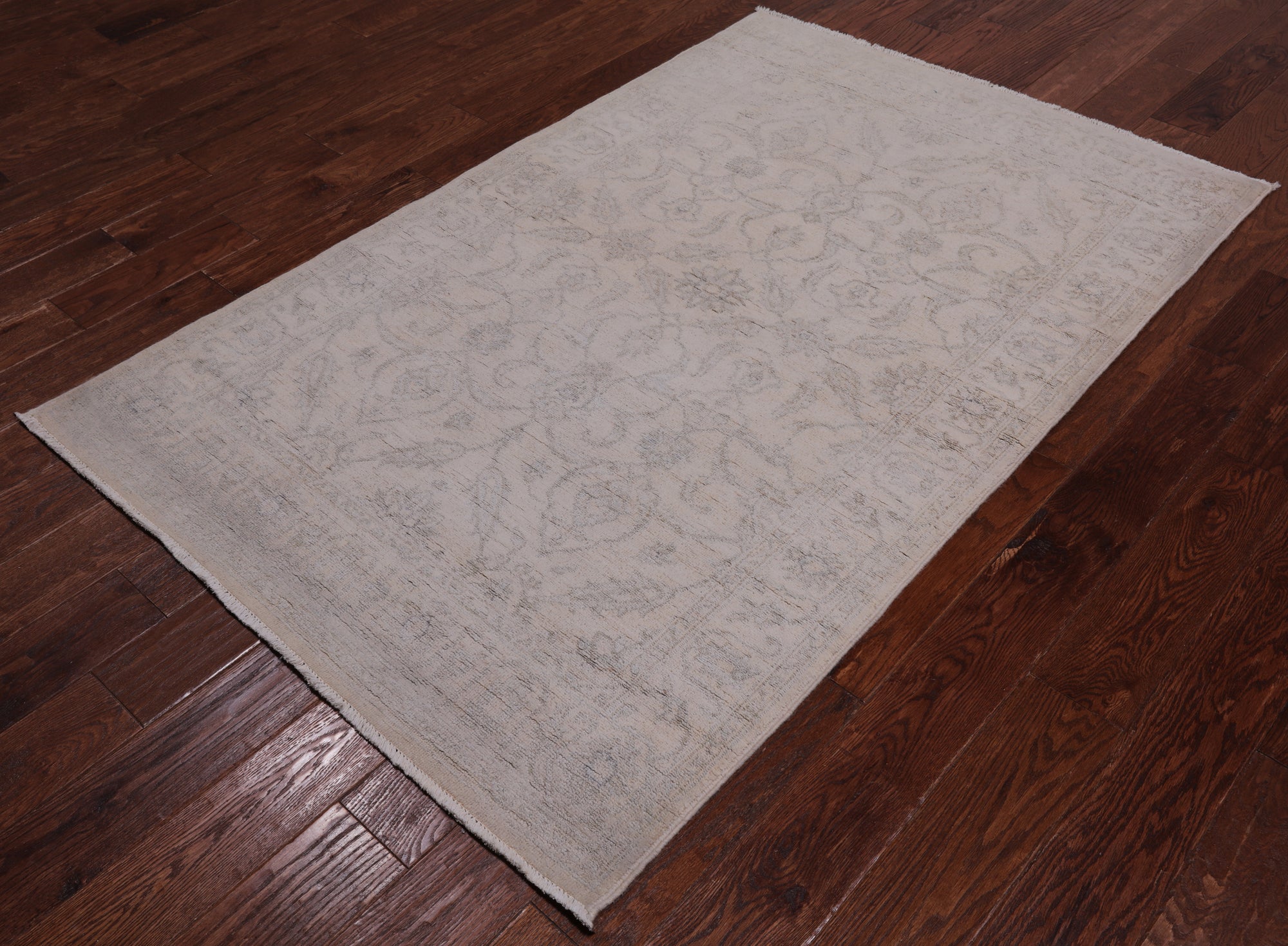 Ivory Persian Washed Out Handmade Area Rug - 4' 0" X 6' 2"