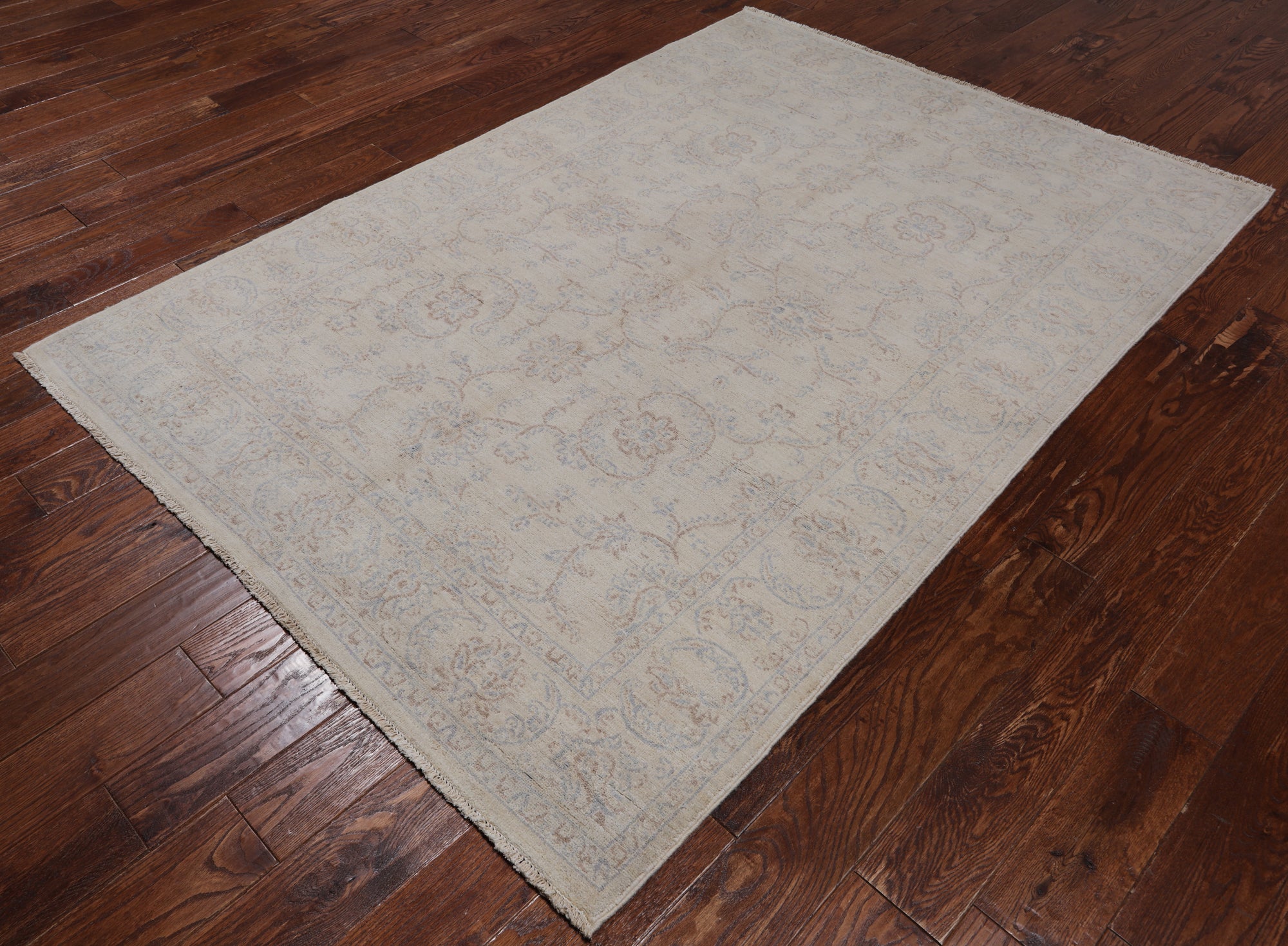 Ivory Peshawar White Wash Handmade Area Rug - 5' 1" X 7' 4"