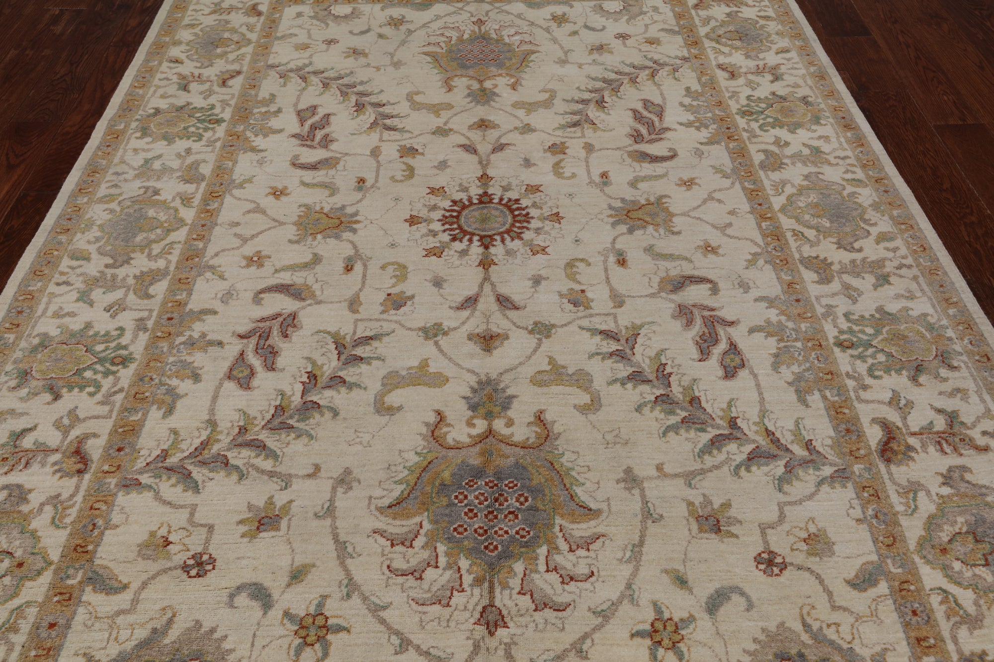 Ivory Peshawar Handmade Wool Rug - 6' 4" X 9' 8"