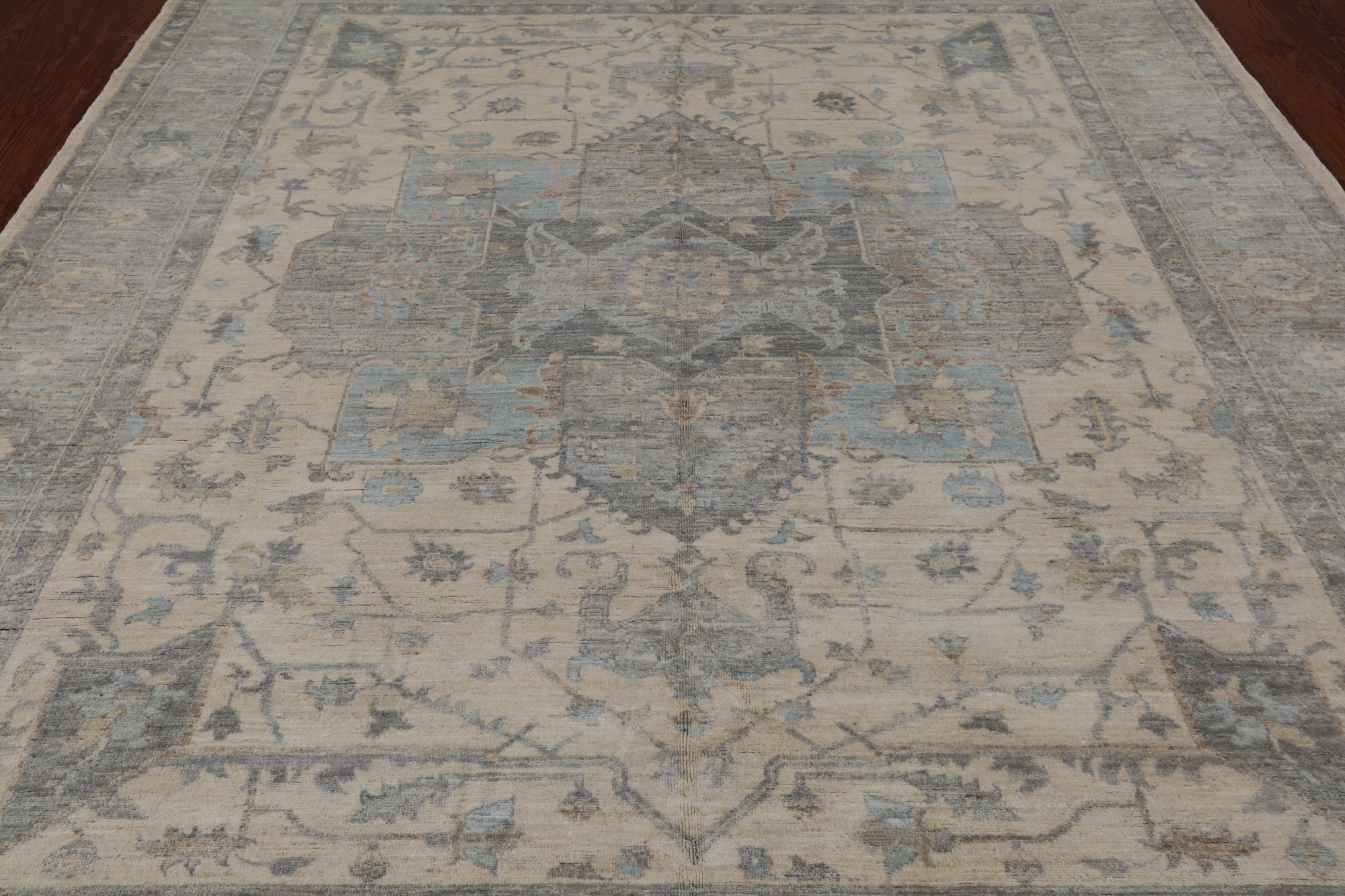 SUPER SALE Ivory Persian Fine Serapi Hand Knotted Wool Rug - 8' 1" X 9' 9"
