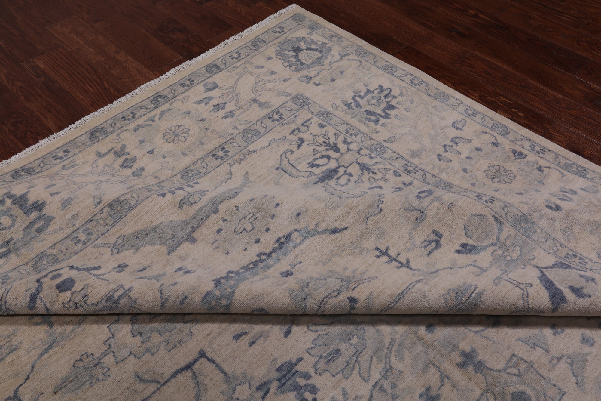 Ivory Turkish Oushak Handmade Wool Rug - 8' 9" X 11' 5"