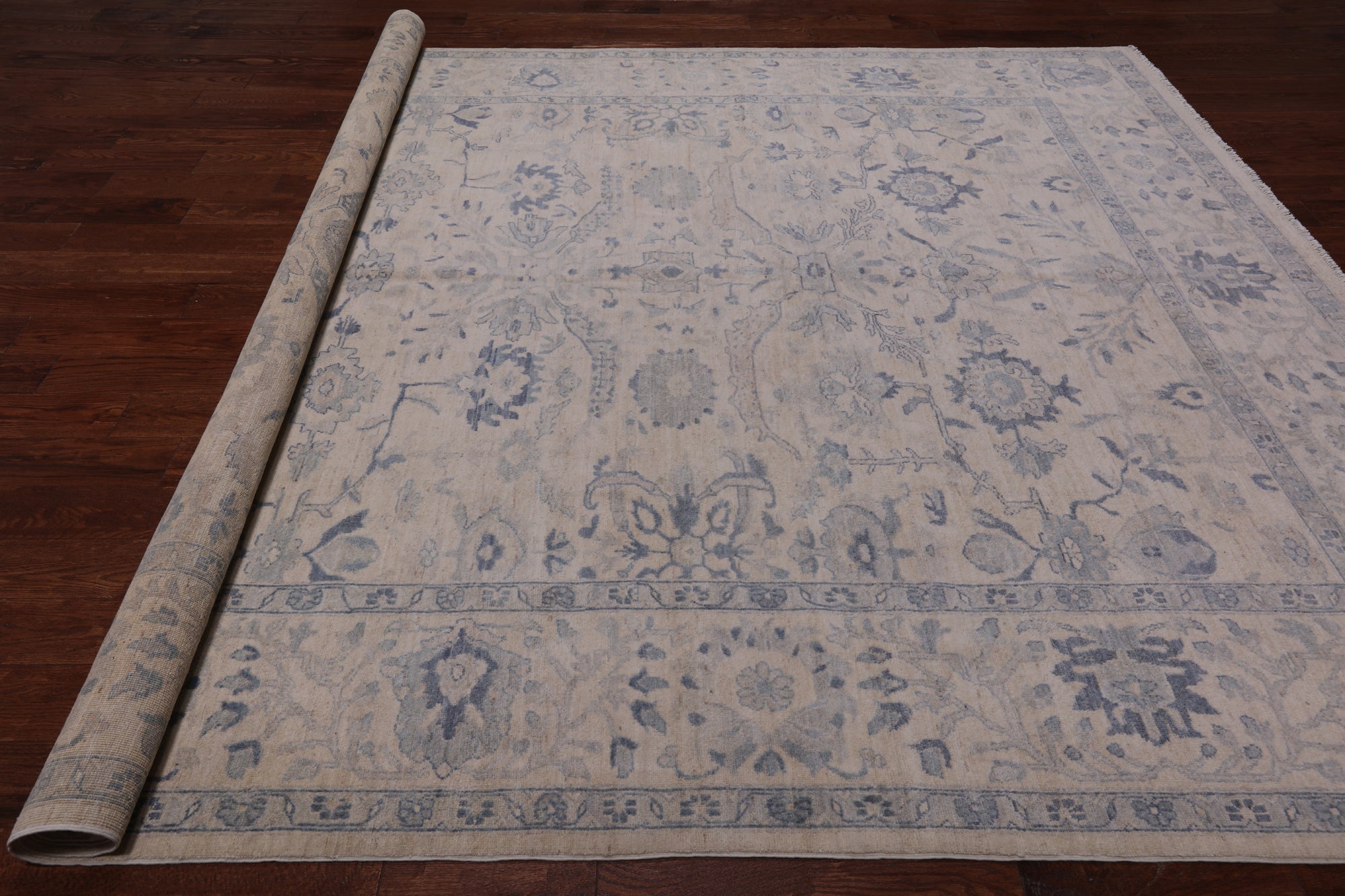 Ivory Turkish Oushak Handmade Wool Rug - 8' 9" X 11' 5"