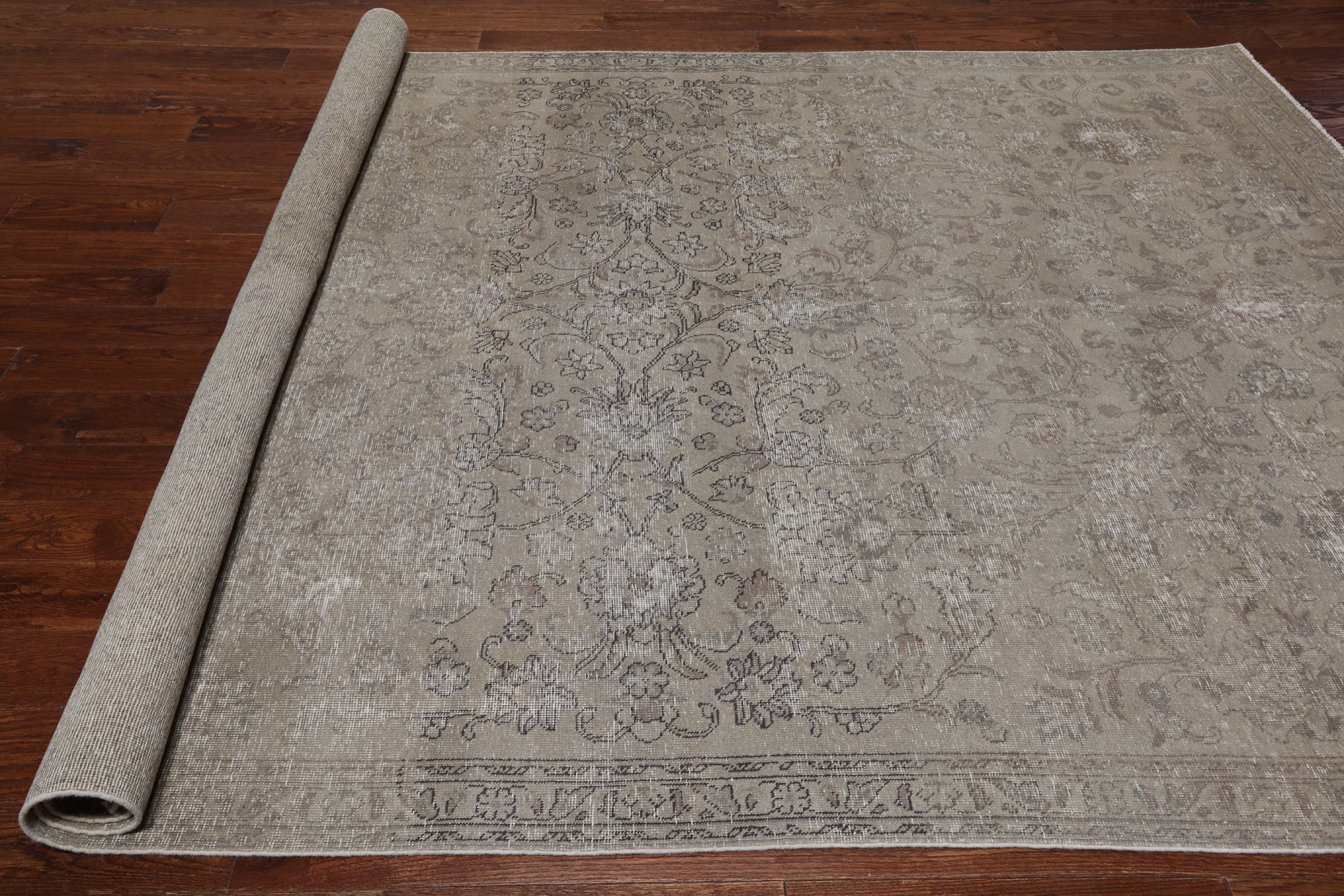 SUPER SALE Persian Vintage White Wash Hand Knotted Wool Rug - 7' 5" X 10' 6"