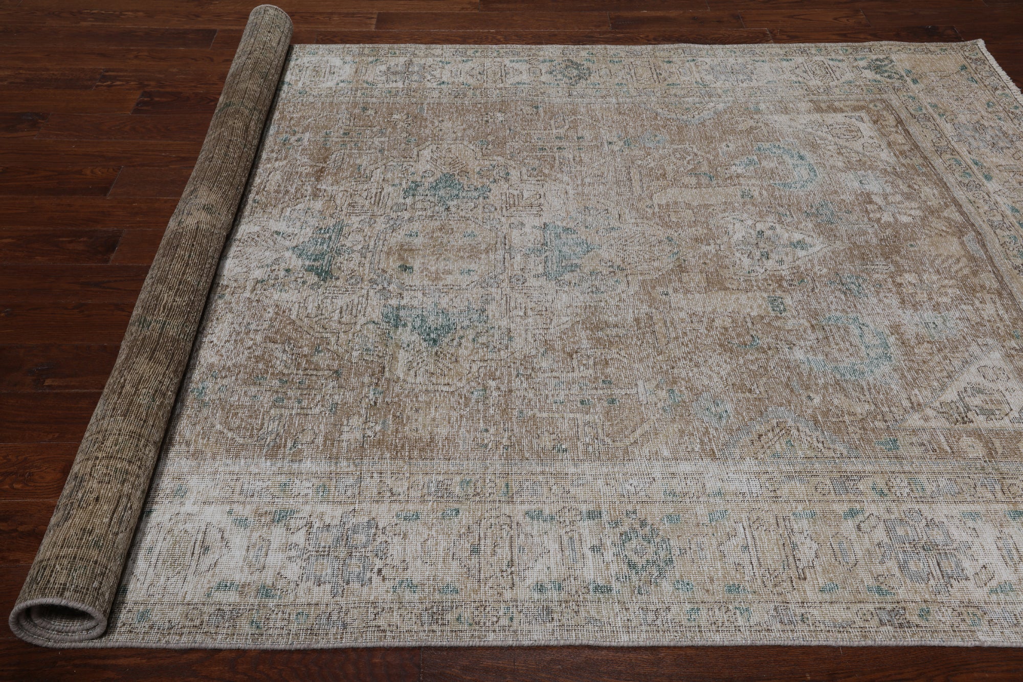 SUPER SALE Persian Vintage White Wash Hand Knotted Wool Rug - 6' 6" X 9' 9"