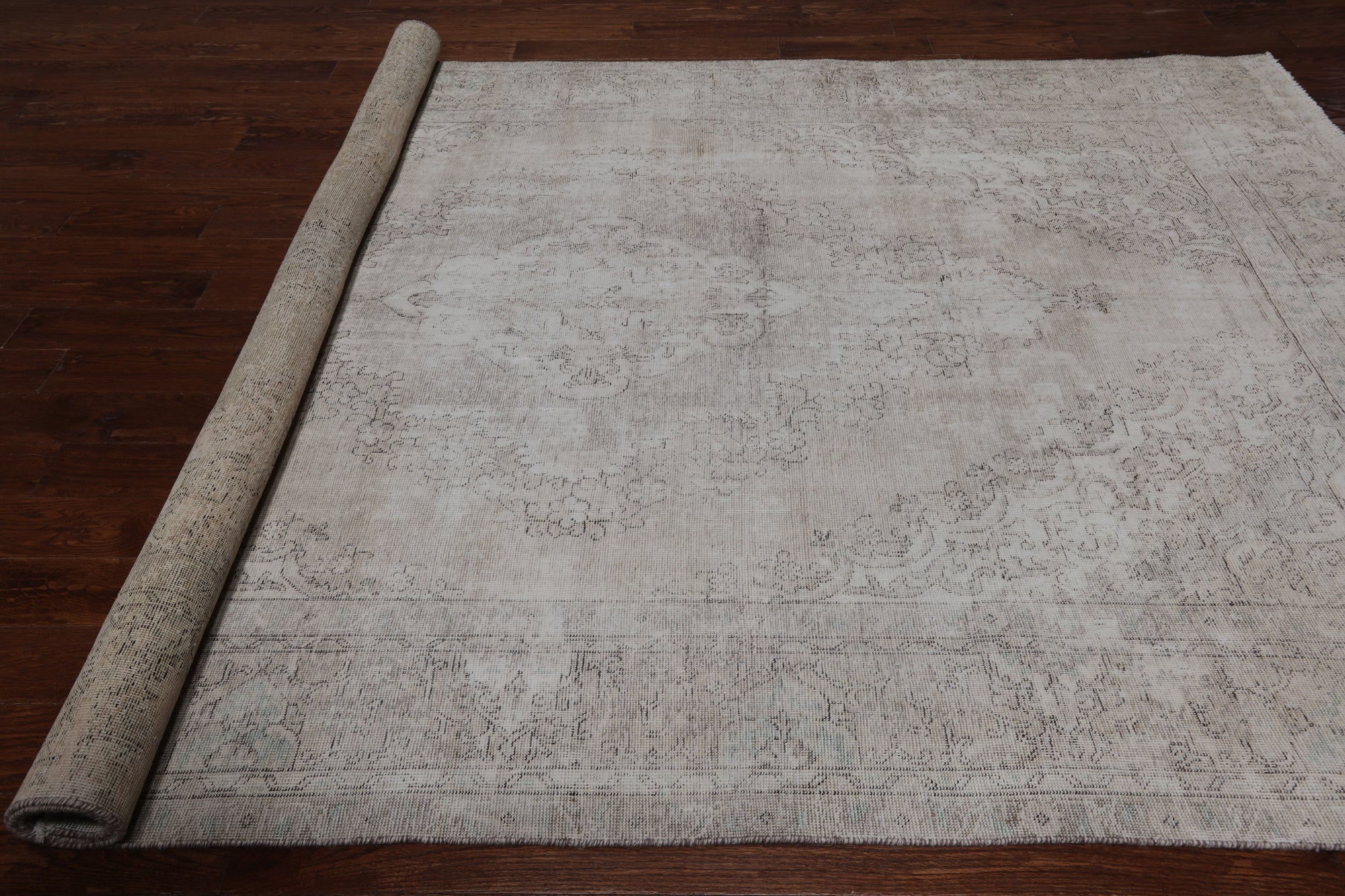 SUPER SALE Ivory Persian Vintage White Wash Handmade Wool Rug - 7' 4" X 10' 9"