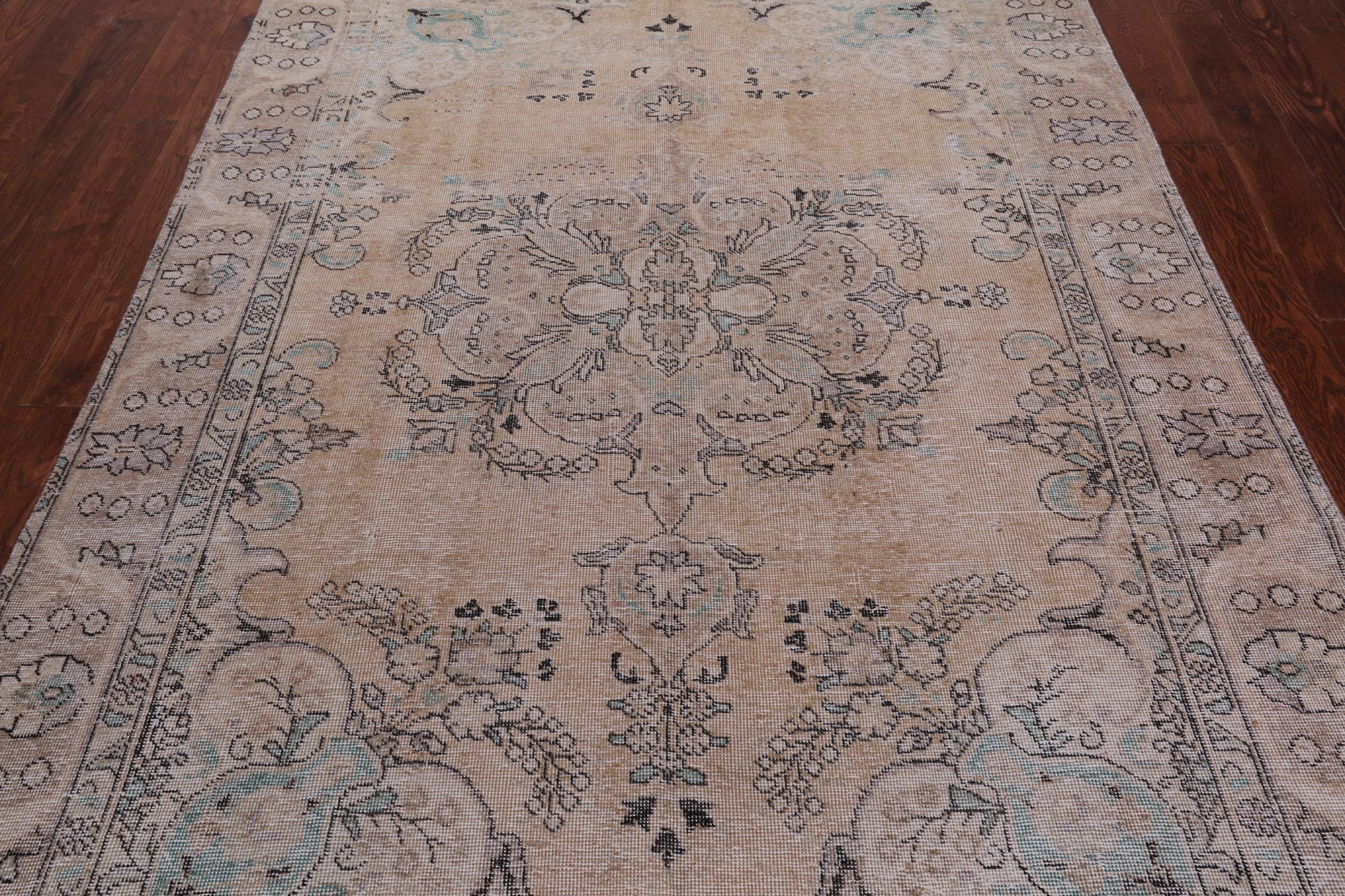 SUPER SALE Ivory Persian Vintage White Wash Hand Knotted Wool Rug - 6' 0" X 9' 4"
