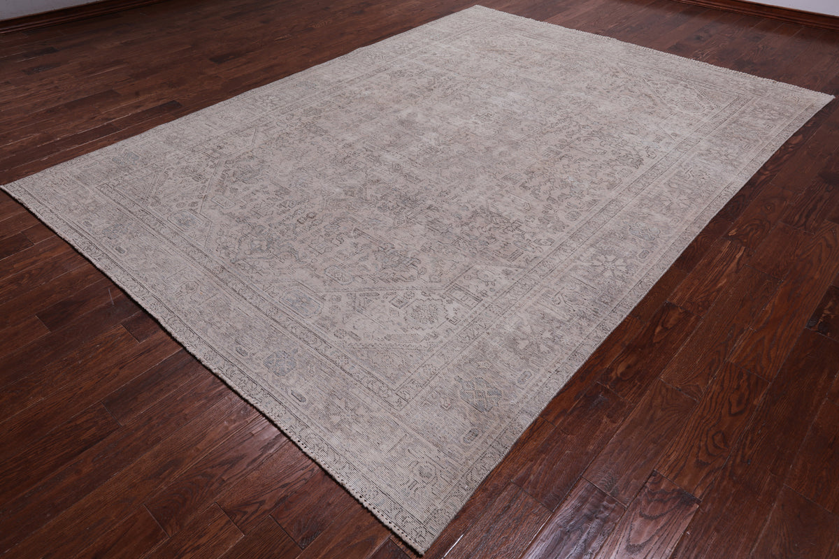 SUPER SALE Ivory Persian Vintage White Wash Hand Knotted Wool Rug - 7' 10" X 10' 10"