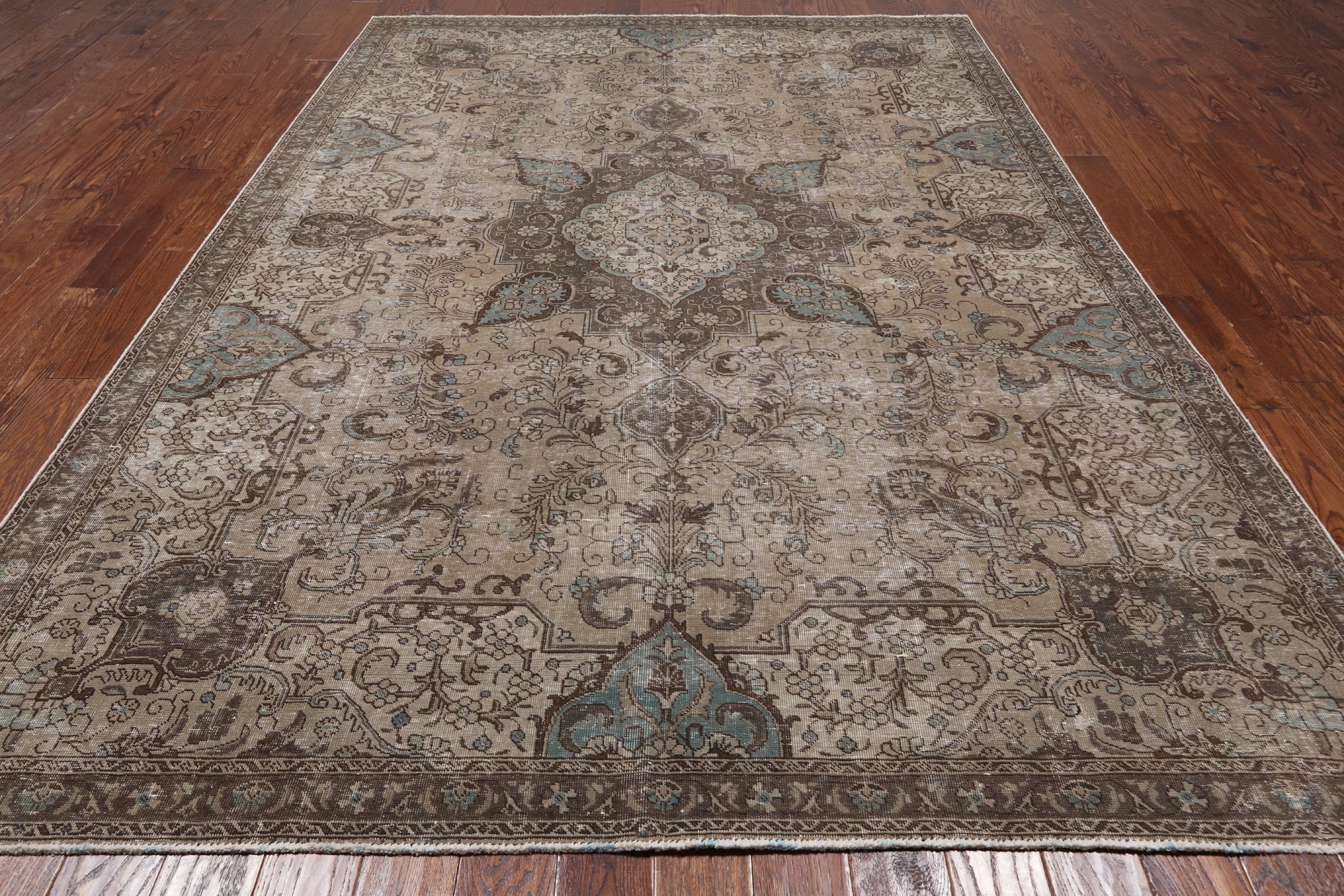 SUPER SALE Persian Vintage White Wash Hand Knotted Wool Rug - 7' 7" X 10' 8"