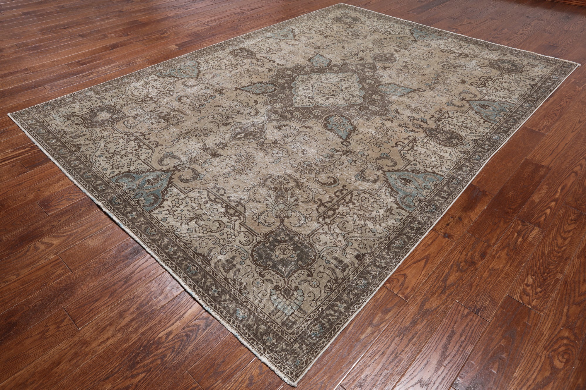 SUPER SALE Persian Vintage White Wash Hand Knotted Wool Rug - 7' 7" X 10' 8"