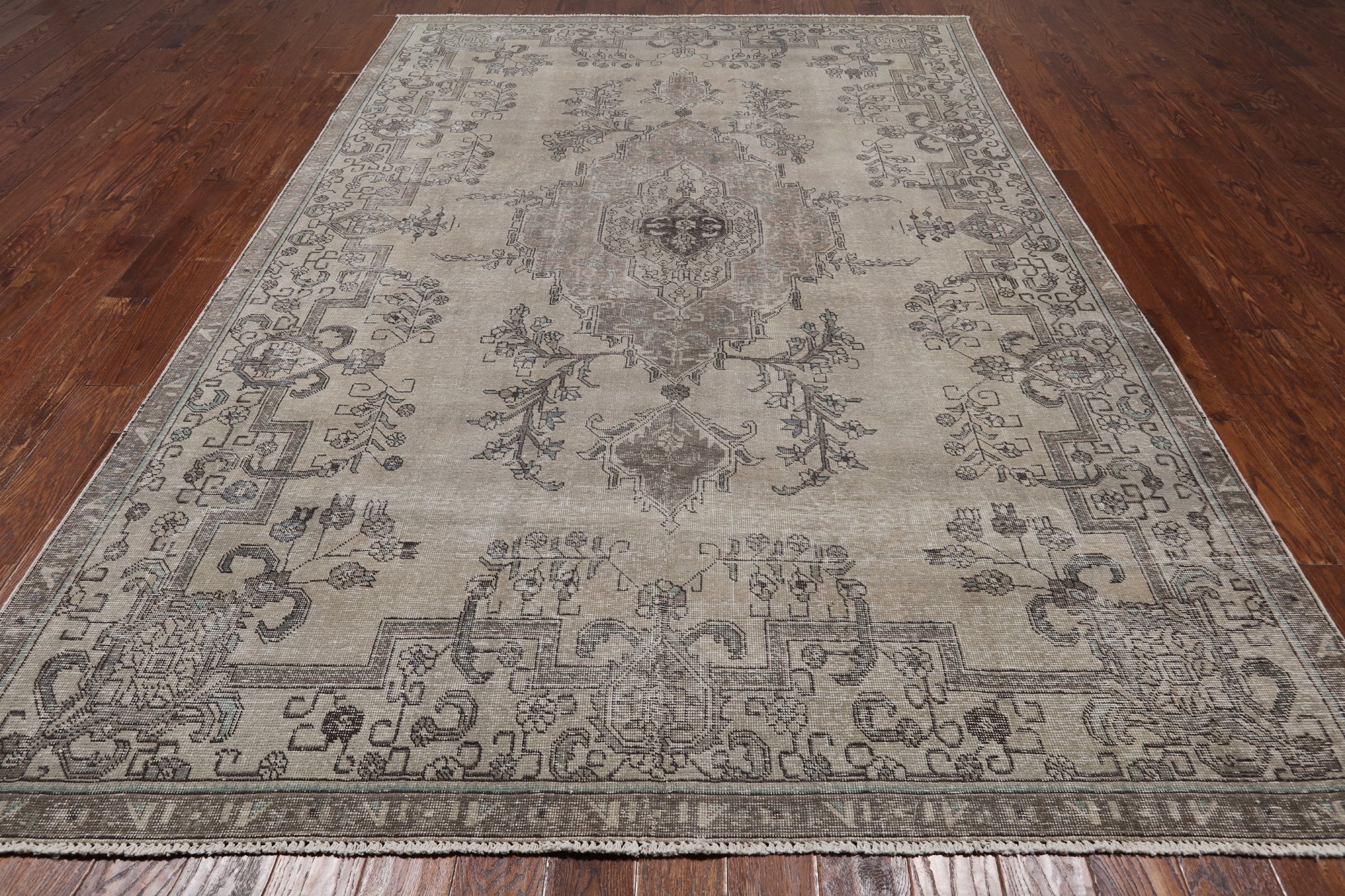 SUPER SALE Ivory Persian Vintage White Wash Handmade Wool Rug - 7' 8" X 11' 2"