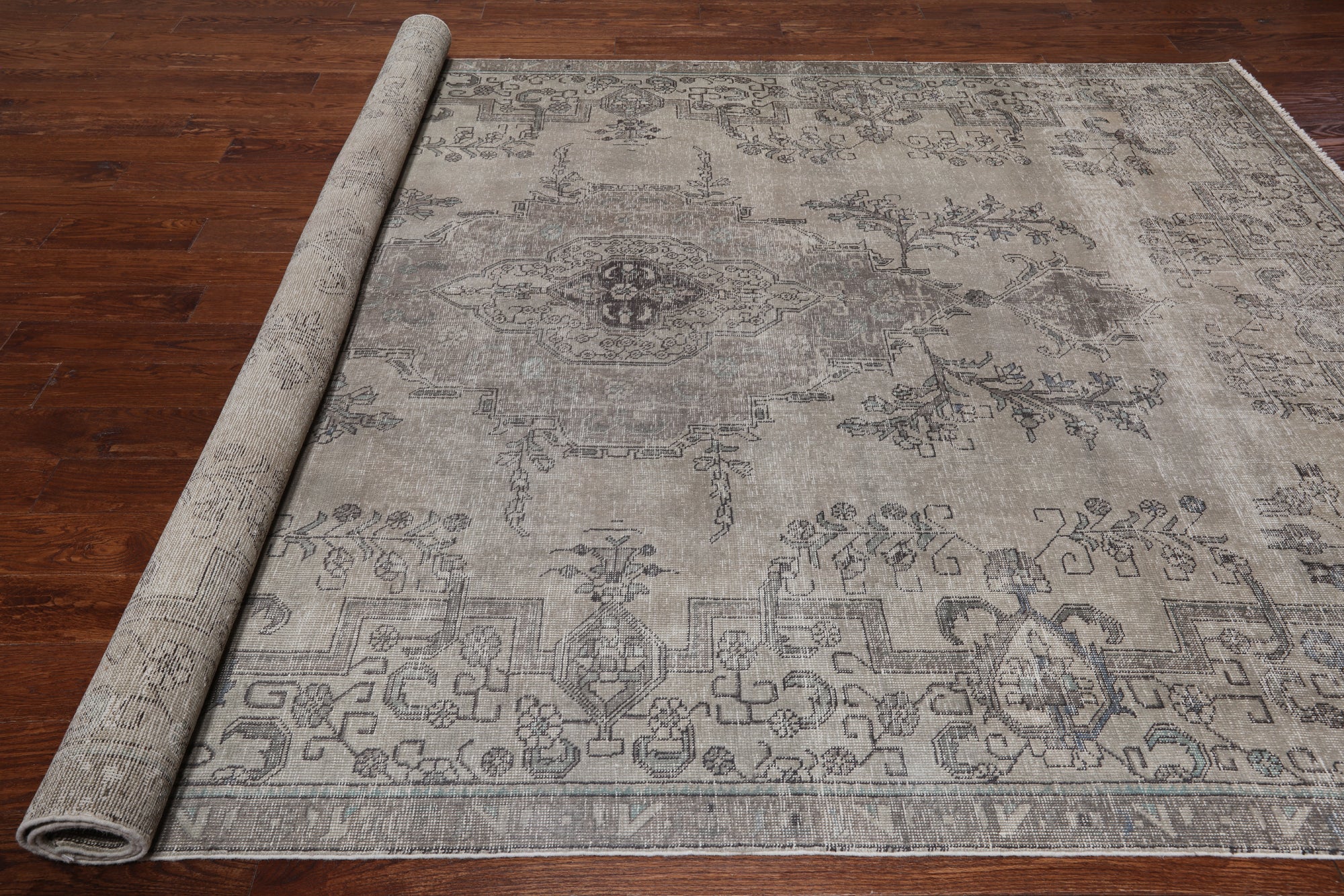 SUPER SALE Ivory Persian Vintage White Wash Handmade Wool Rug - 7' 8" X 11' 2"