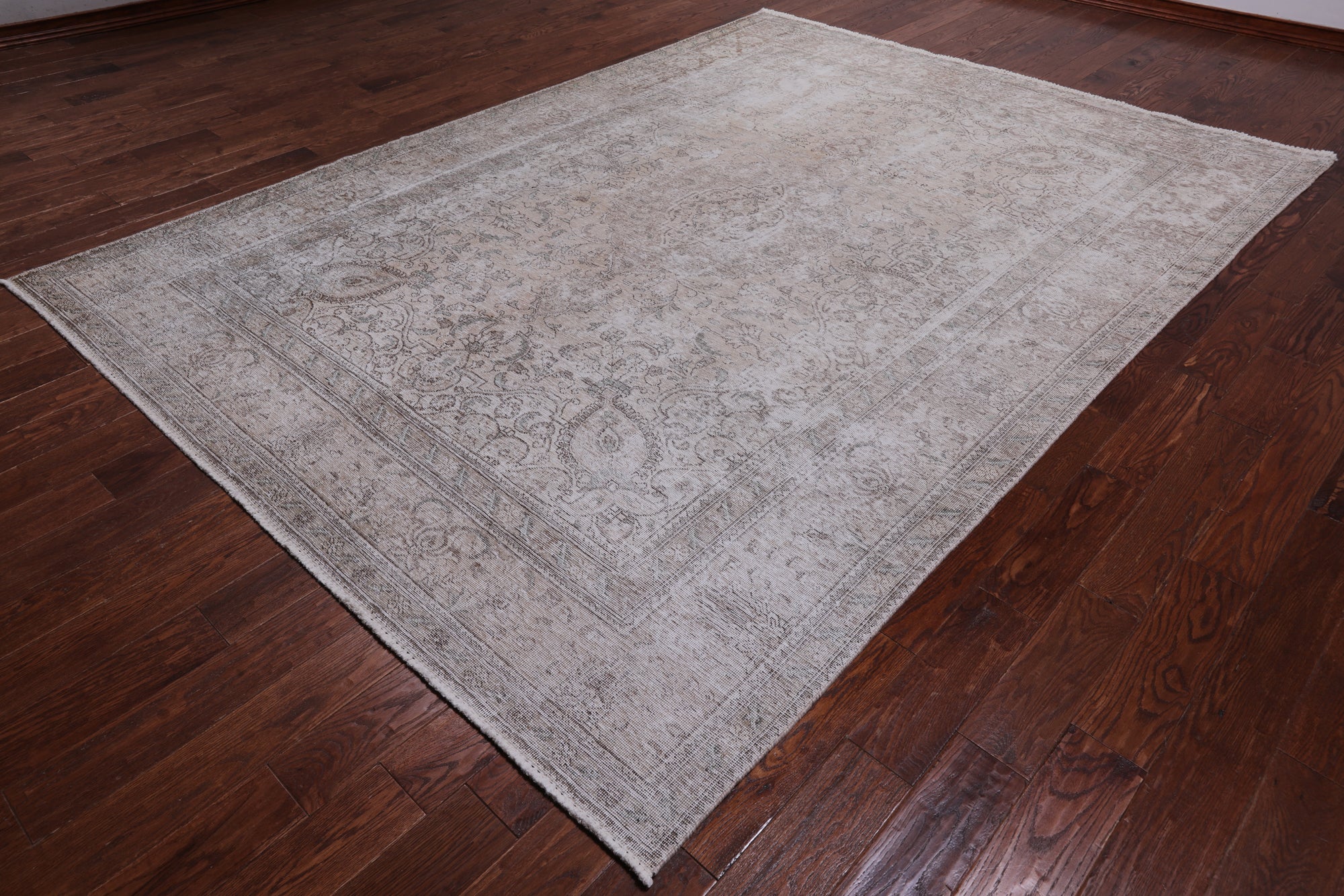SUPER SALE Ivory Persian Vintage White Wash Hand Knotted Wool Rug - 7' 10" X 10' 10"