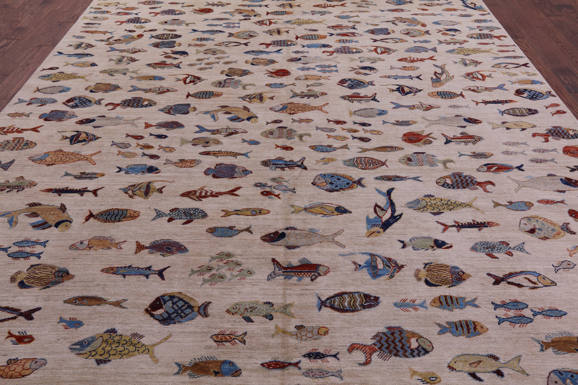 Ivory Fish Design Persian Gabbeh Handmade Wool Rug - 9' 9" X 13' 6" - Golden Nile
