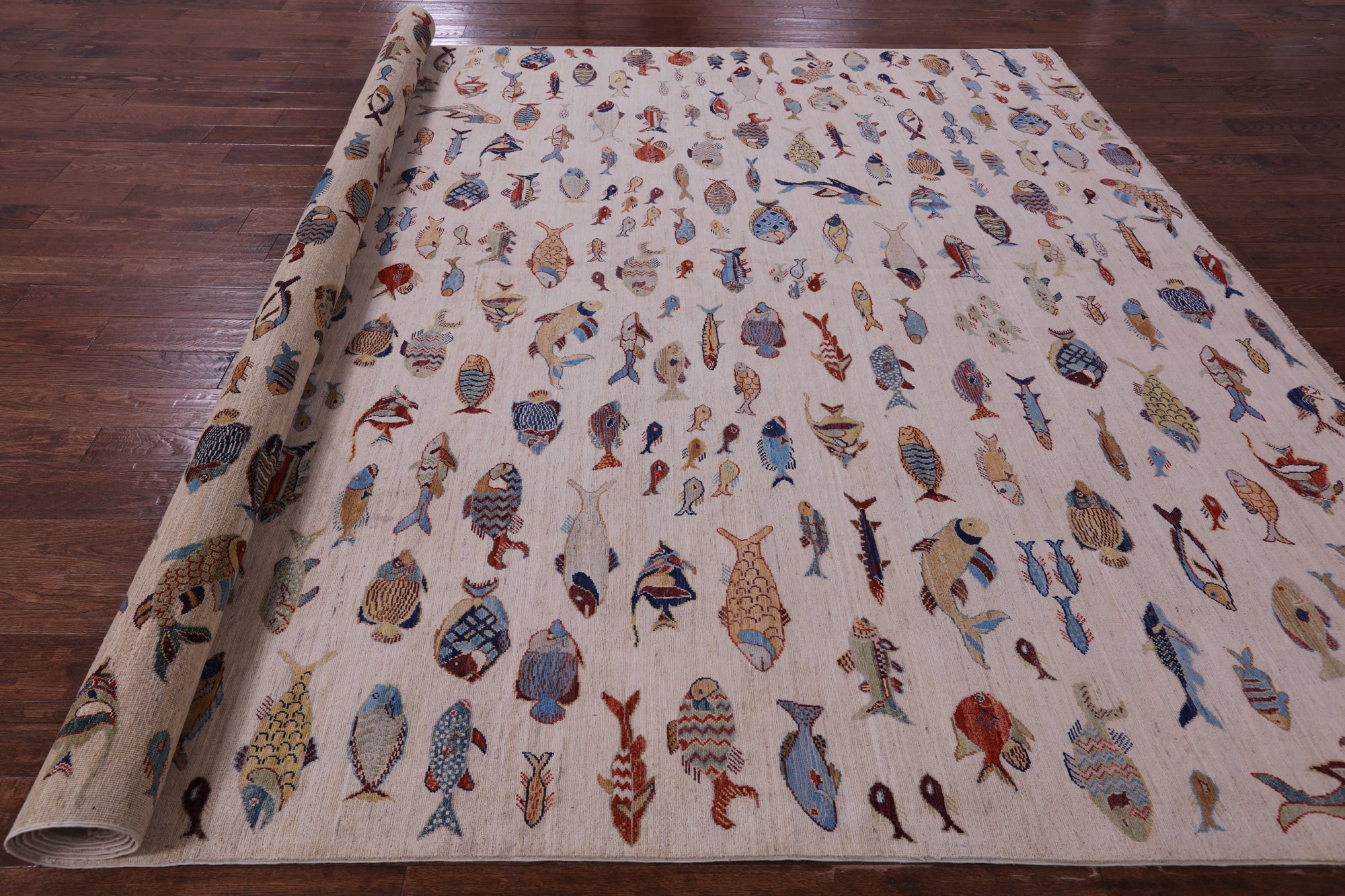 Ivory Fish Design Persian Gabbeh Handmade Wool Rug - 9' 9" X 13' 6" - Golden Nile