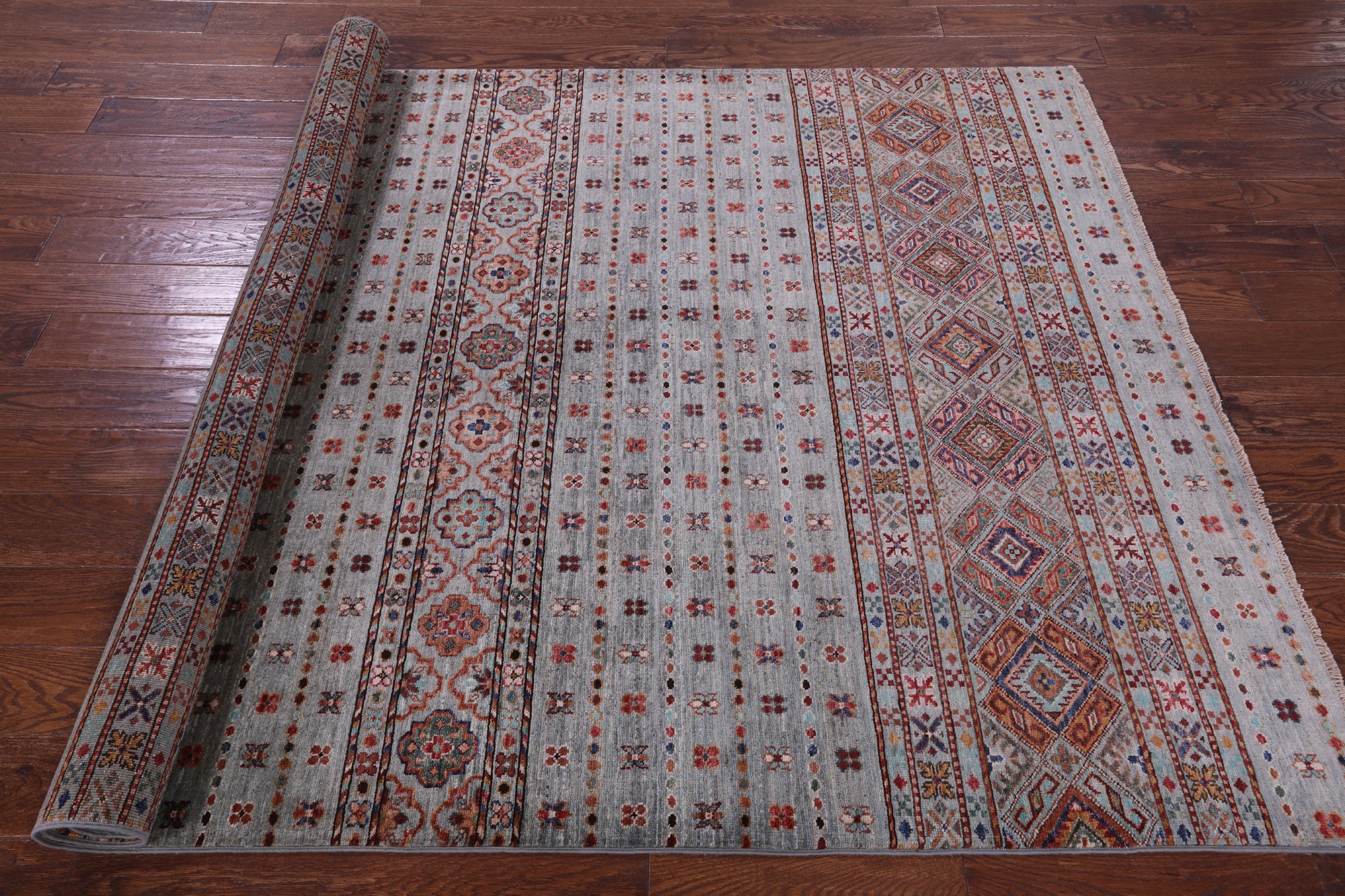 Grey Khorjin Persian Gabbeh Hand Knotted Wool Rug - 5' 5" X 7' 7" - Golden Nile