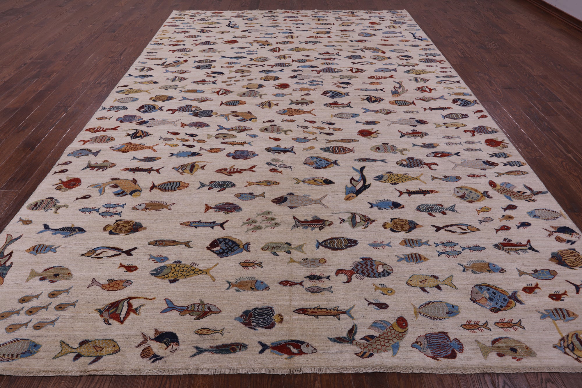 Ivory Fish Design Persian Gabbeh Handmade Wool Rug - 9' 8" X 13' 6" - Golden Nile