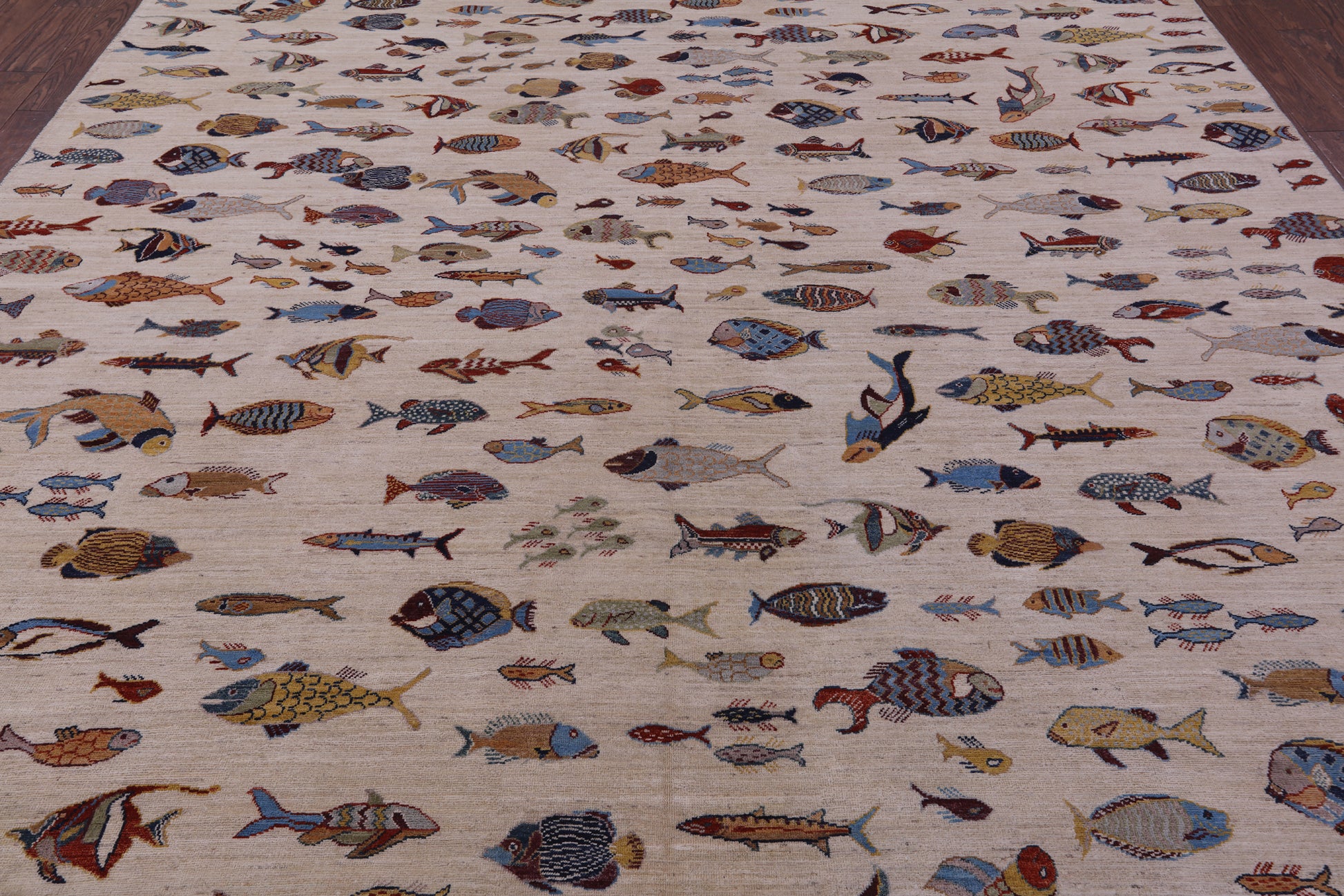 Ivory Fish Design Persian Gabbeh Handmade Wool Rug - 9' 8" X 13' 6" - Golden Nile