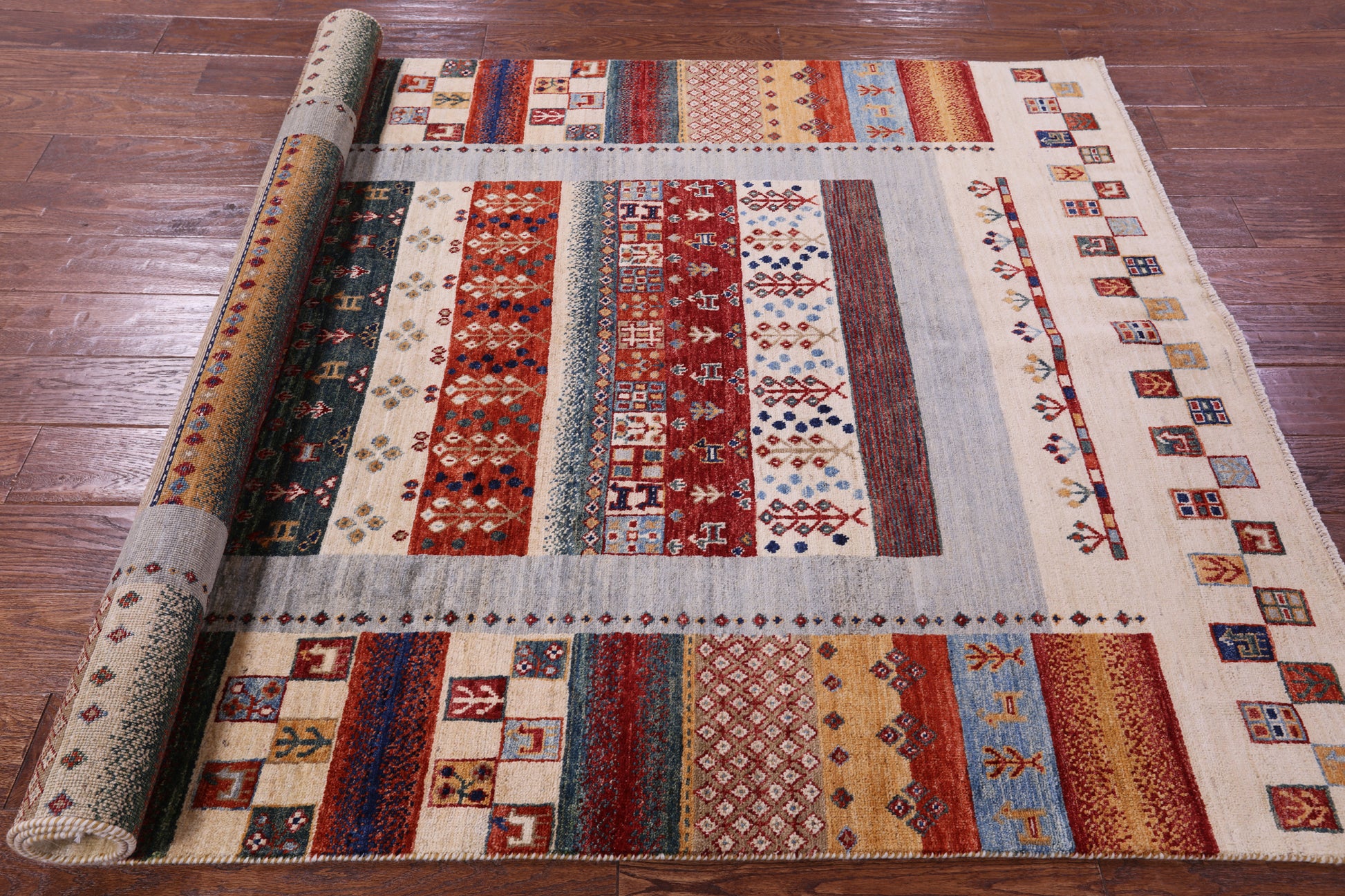 Tribal Persian Gabbeh Hand Knotted Wool Rug - 4' 9" X 6' 9" - Golden Nile