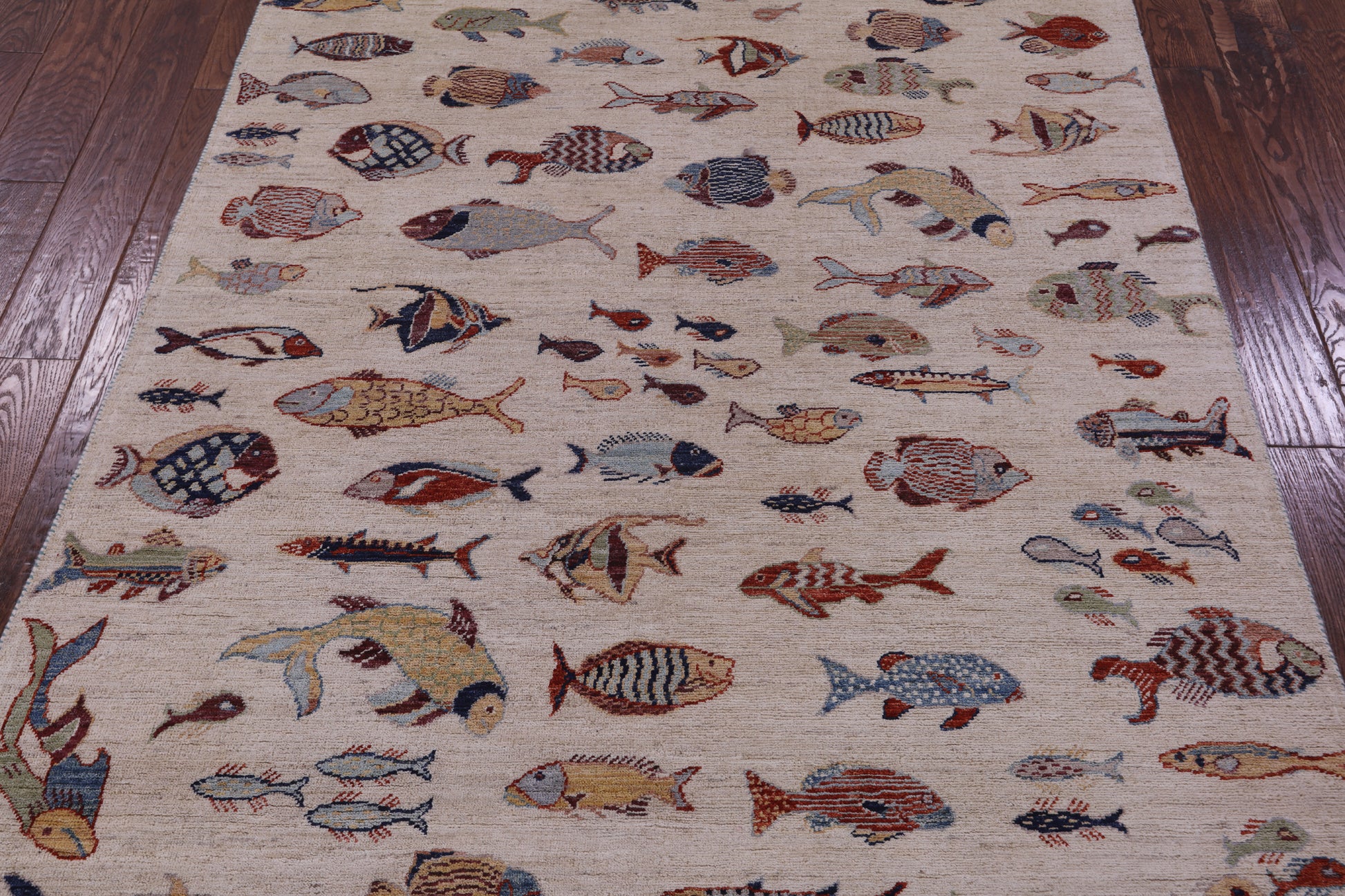 Ivory Fish Design Persian Gabbeh Hand Knotted Wool Rug - 4' 10" X 6' 4" - Golden Nile