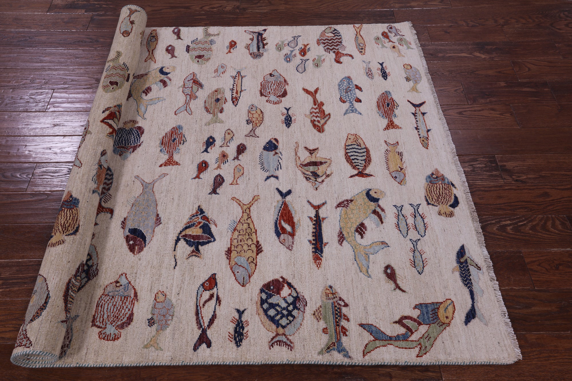 Ivory Fish Design Persian Gabbeh Hand Knotted Wool Rug - 4' 10" X 6' 4" - Golden Nile