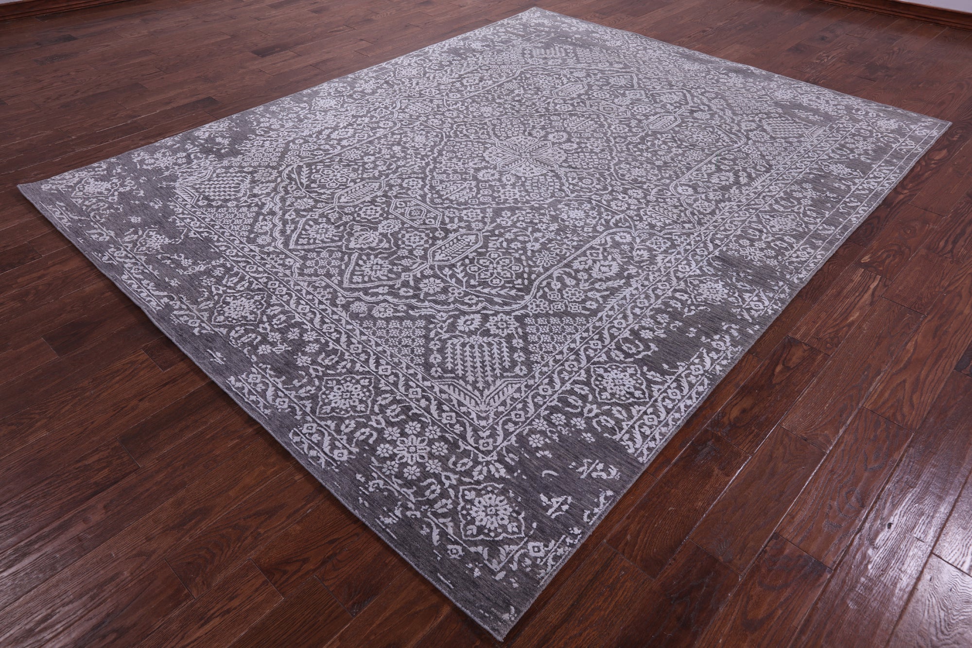 Grey Persian Hand Knotted Wool & Silk Rug - 7' 8" X 9' 11" - Golden Nile