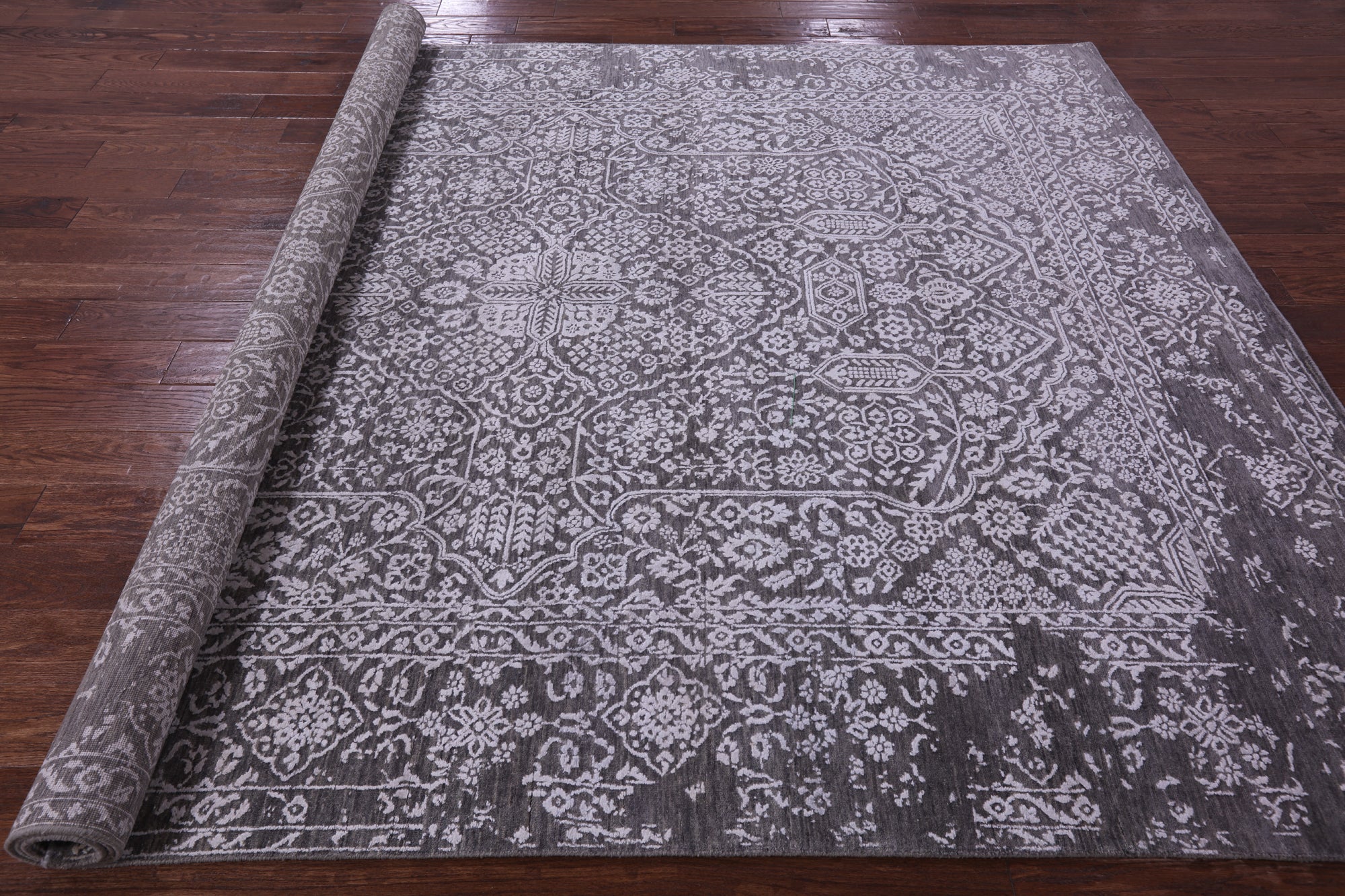Grey Persian Hand Knotted Wool & Silk Rug - 7' 8" X 9' 11" - Golden Nile