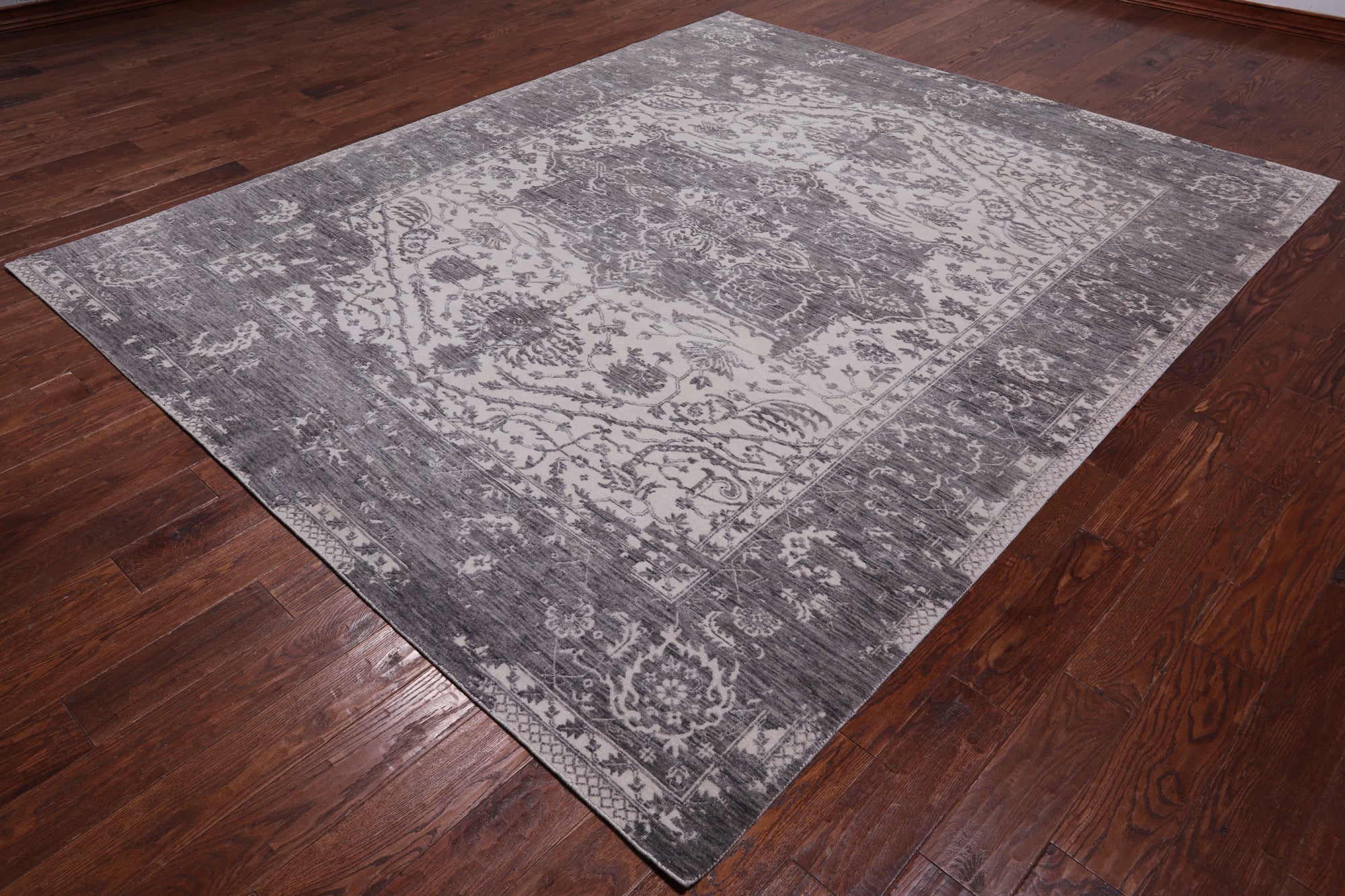Ivory Persian Fine Serapi Hand Knotted Wool Rug - 7' 11" X 9' 7"