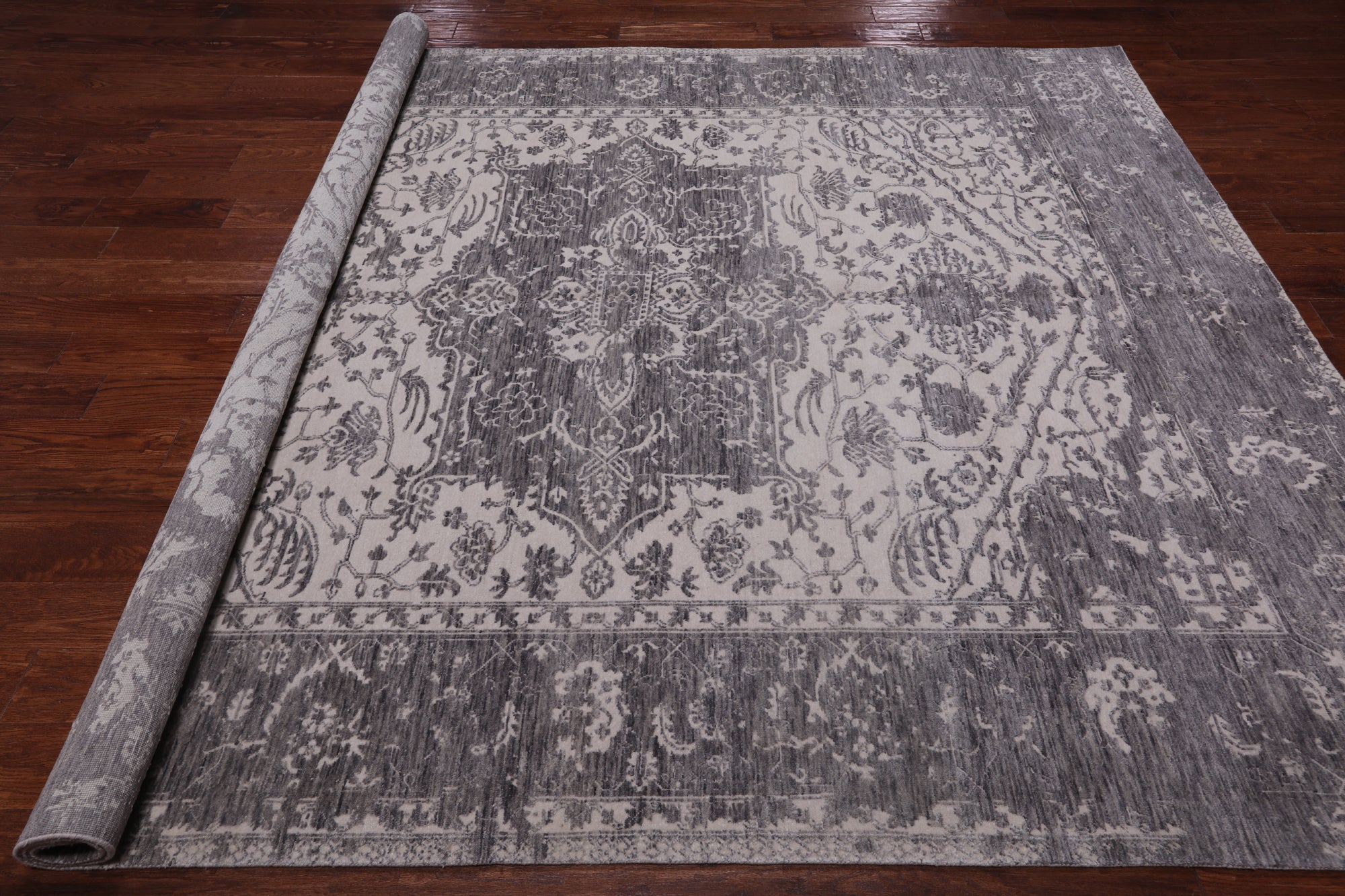 Ivory Persian Fine Serapi Hand Knotted Wool Rug - 7' 11" X 9' 7"