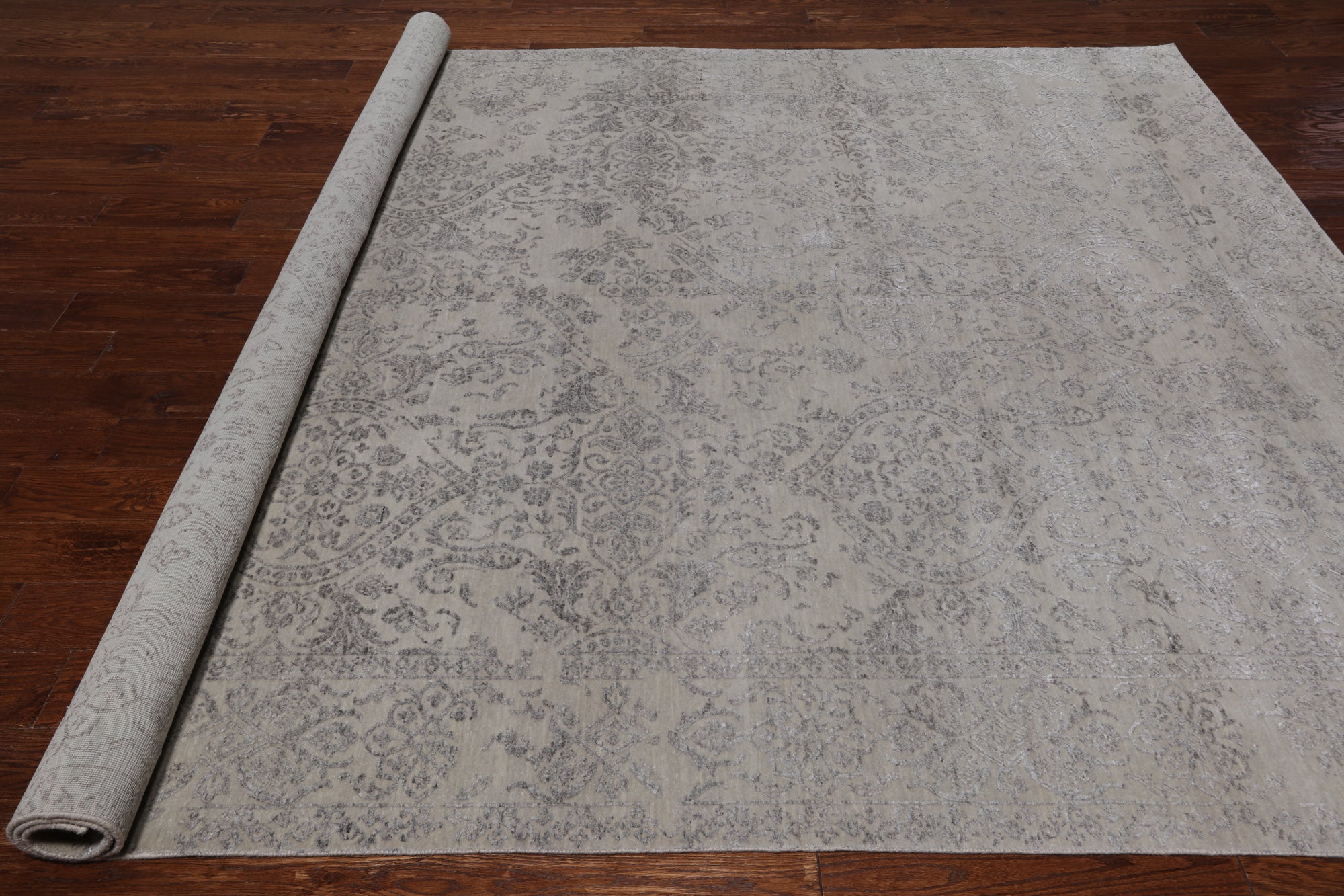 SUPER SALE Persian Tabriz Handmade Wool & Silk Rug - 7' 11" X 9' 10"