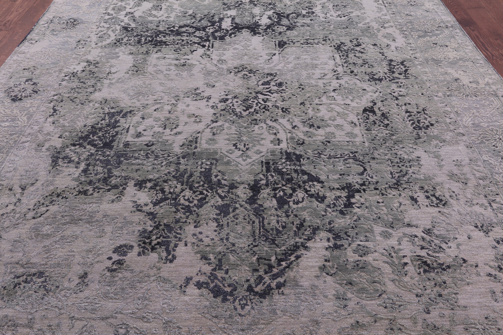 Grey Persian Fine Serapi Hand Knotted Wool & Silk Rug - 8' 10" X 12' 1" - Golden Nile