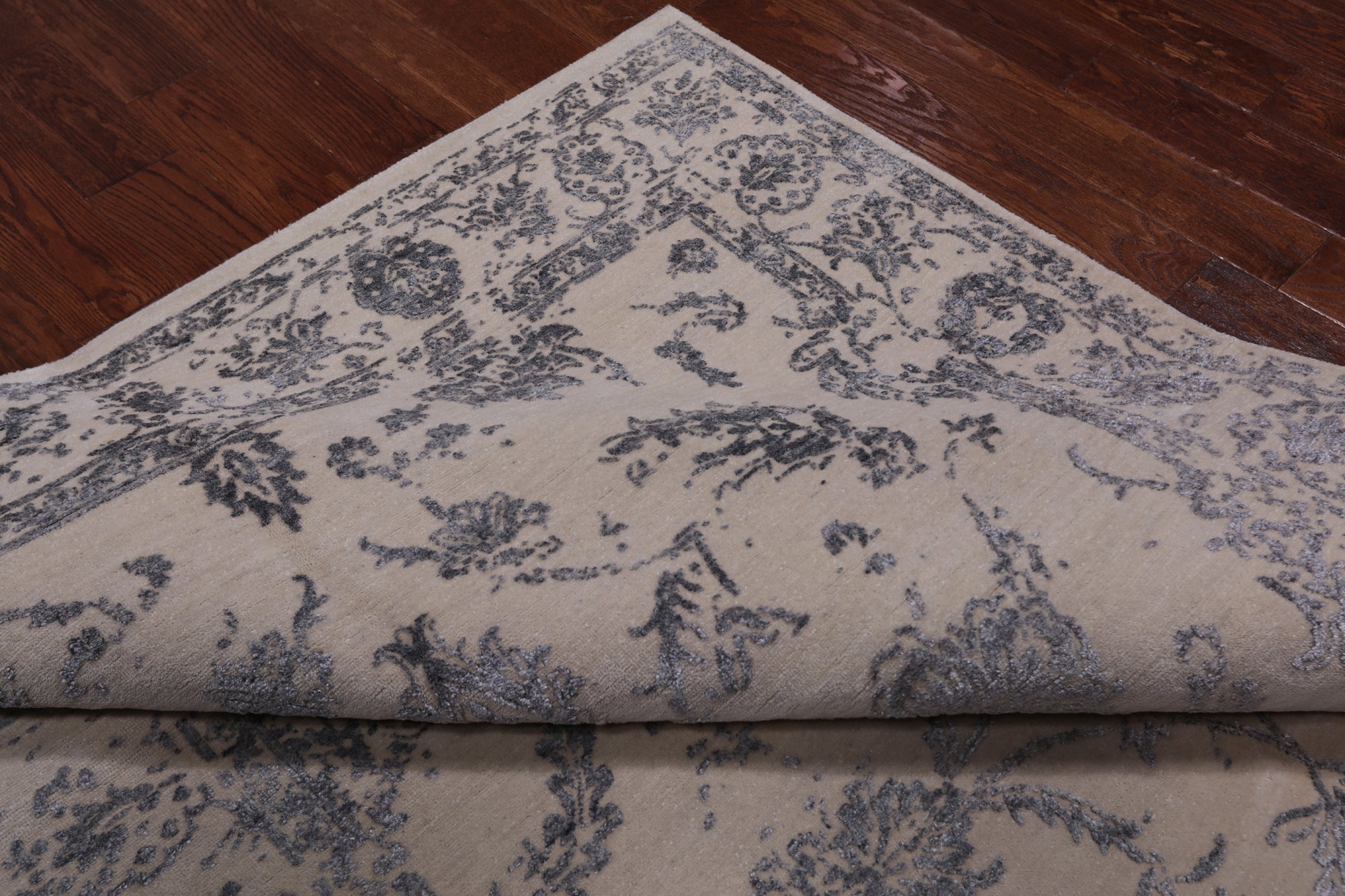 SUPER SALE Ivory Persian Tabriz Hand Knotted Wool & Silk Rug - 6' 0" X 9' 3"