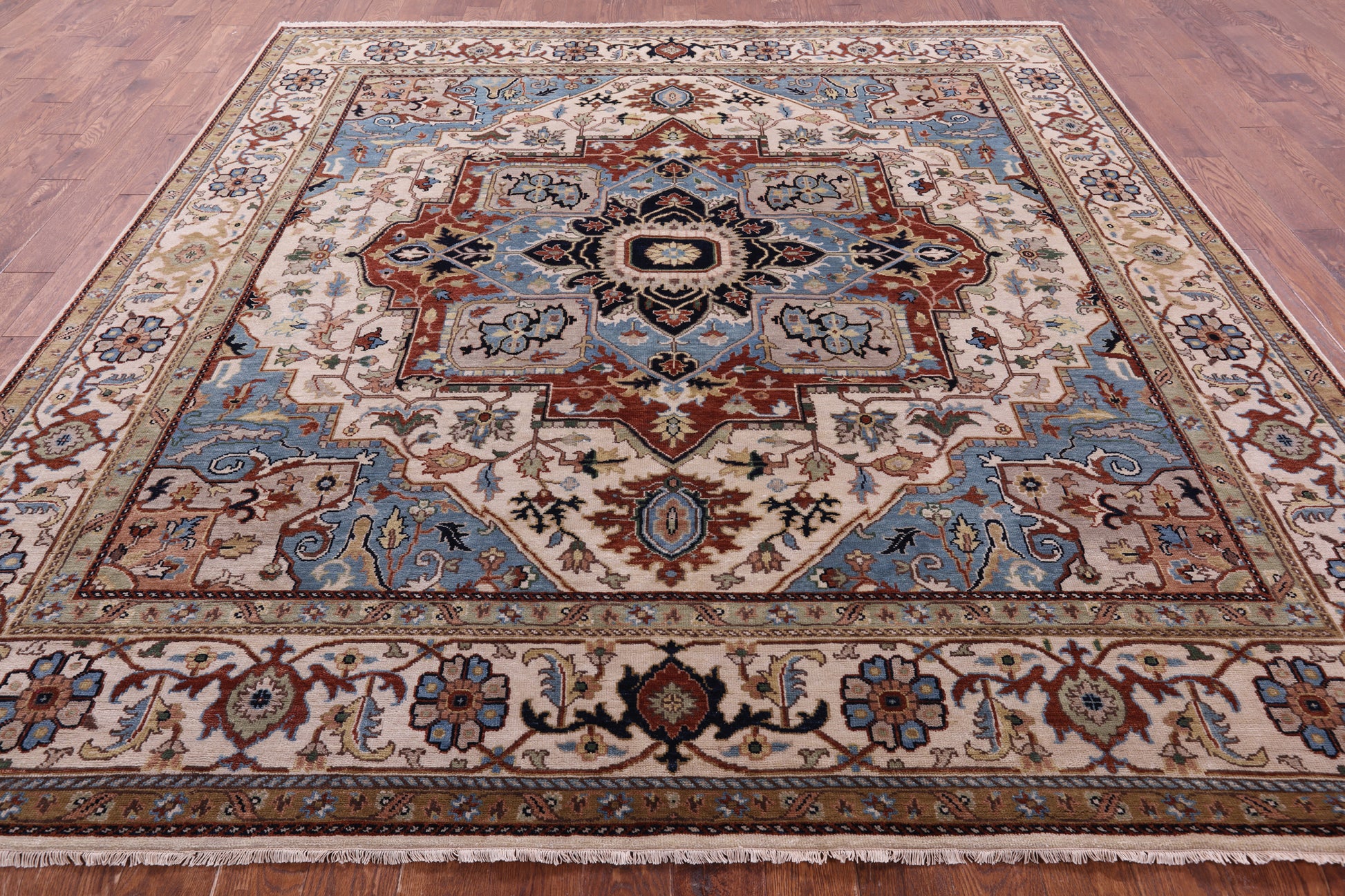 Ivory Square Geometric Heriz Serapi Hand Knotted Wool Rug - 9' 7" X 9' 11" - Golden Nile