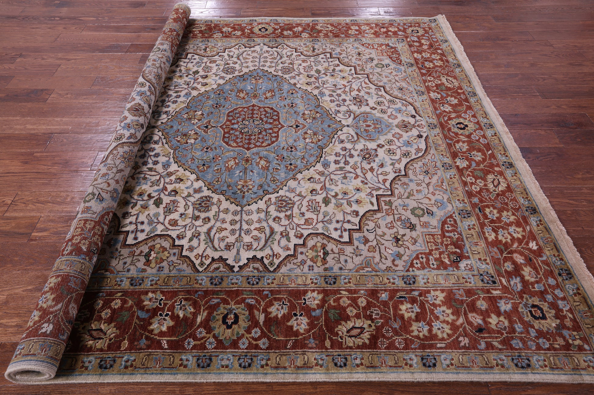 Ivory Square Persian Fine Serapi Hand Knotted Wool Rug - 8' 9" X 8' 10" - Golden Nile