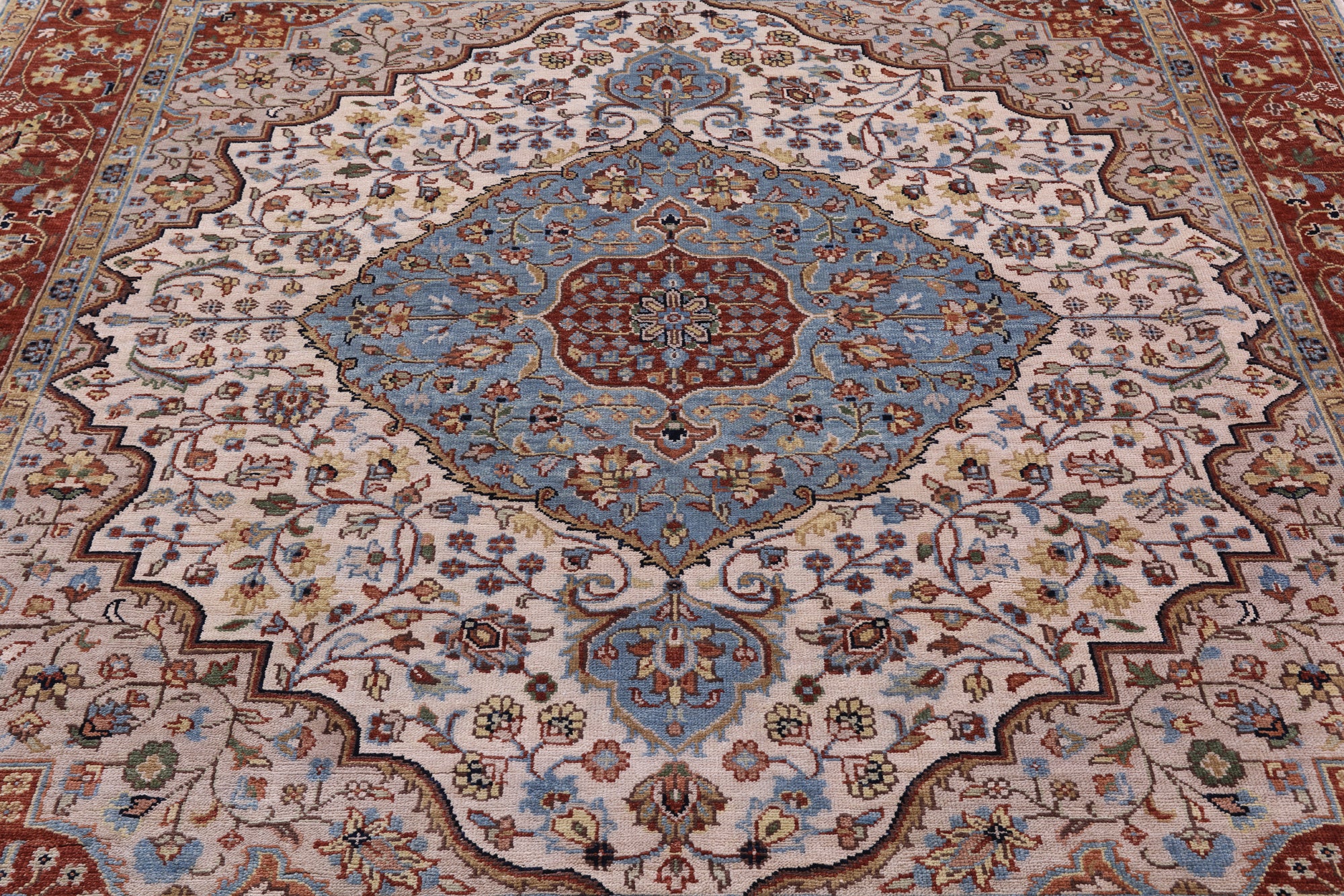 Ivory Square Persian Fine Serapi Hand Knotted Wool Rug - 8' 9" X 8' 10" - Golden Nile