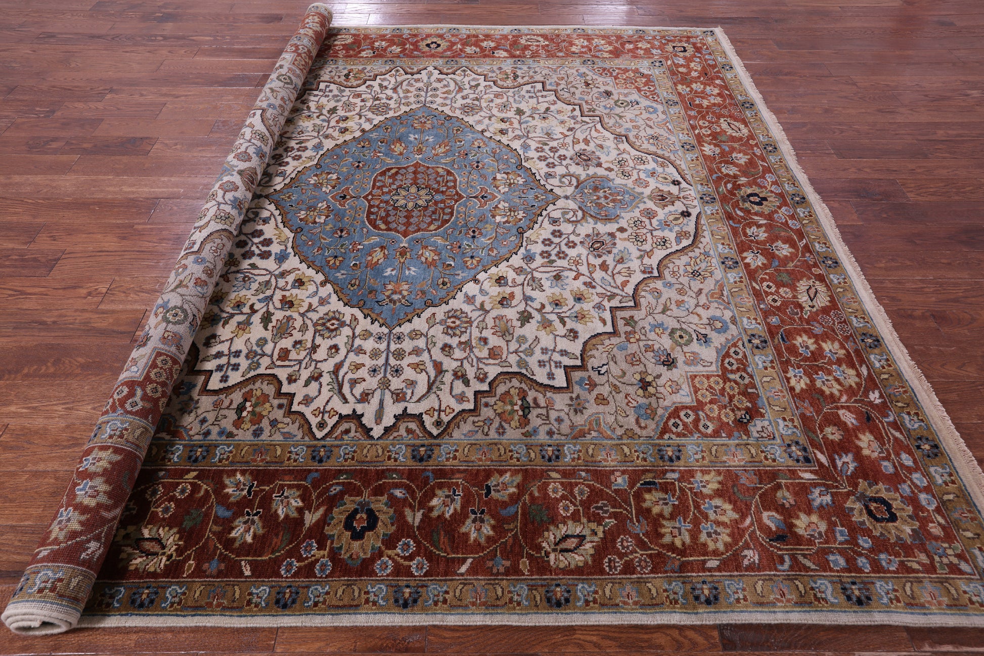 Ivory Square Persian Heriz Serapi Hand Knotted Wool Rug - 8' 11" X 8' 11" - Golden Nile