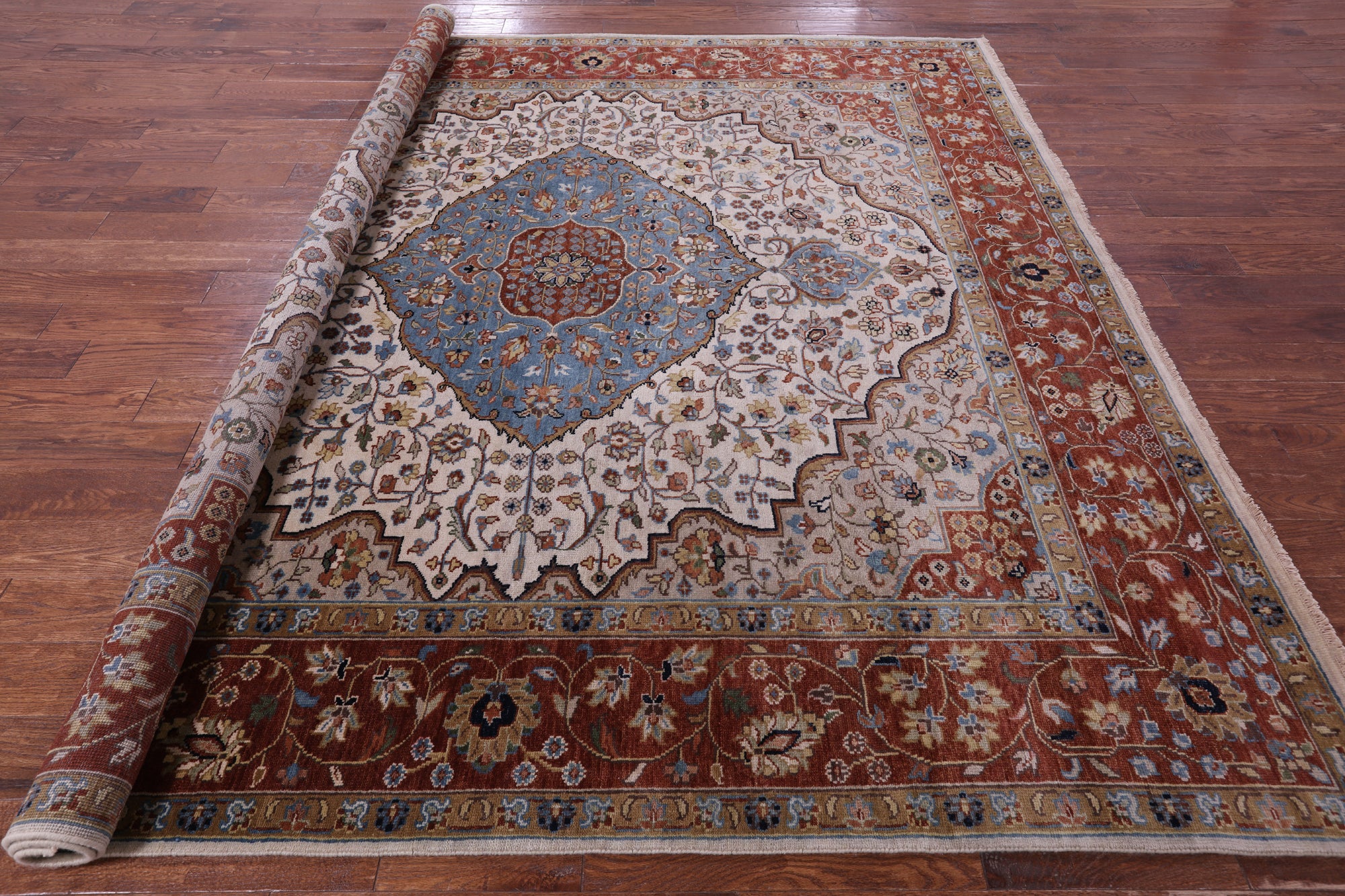 Ivory Square Persian Heriz Serapi Hand Knotted Wool Rug - 8' 11" X 8' 11" - Golden Nile