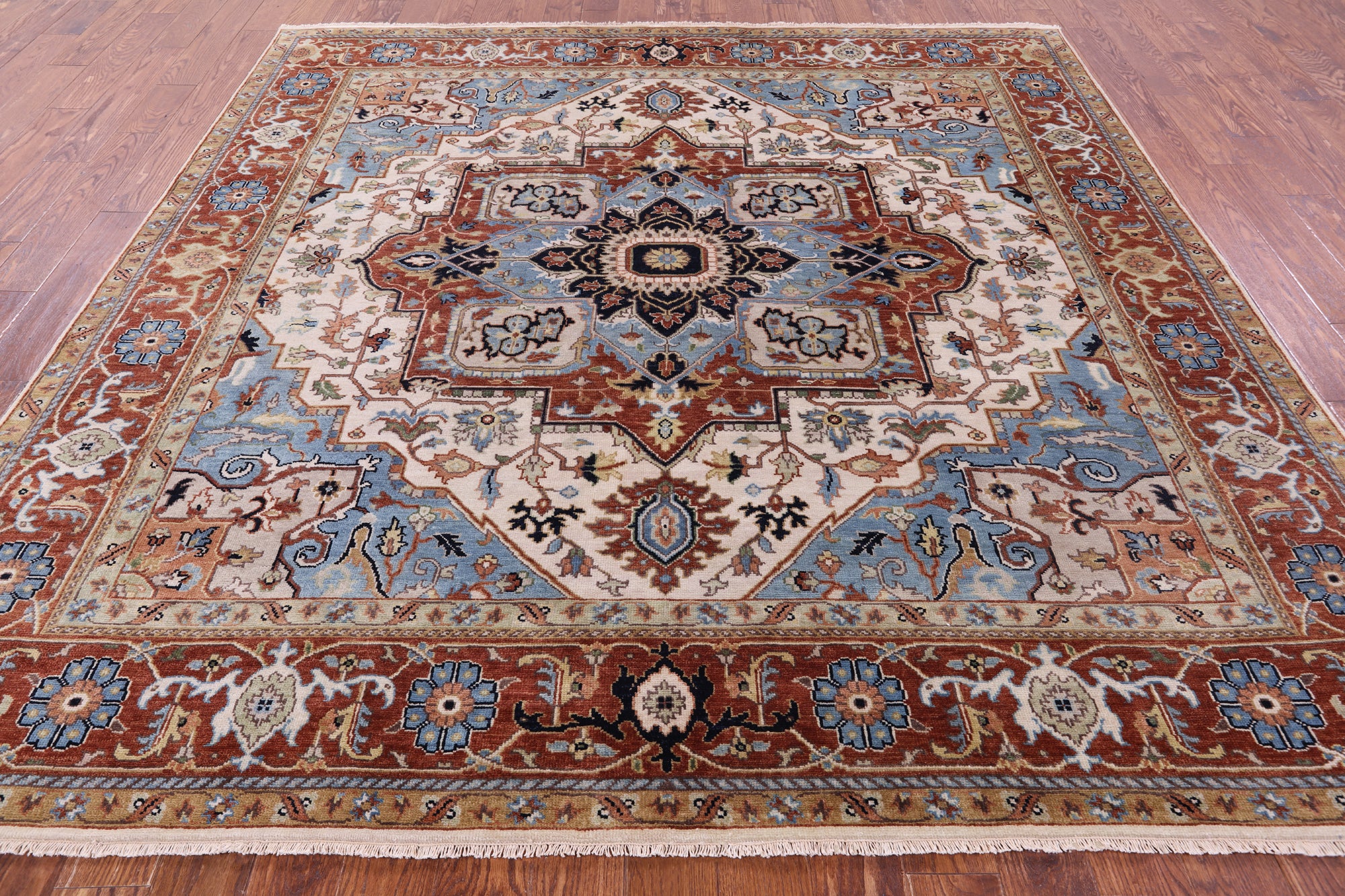 Ivory Square Geometric Heriz Serapi Hand Knotted Wool Rug - 8' 9" X 8' 9" - Golden Nile