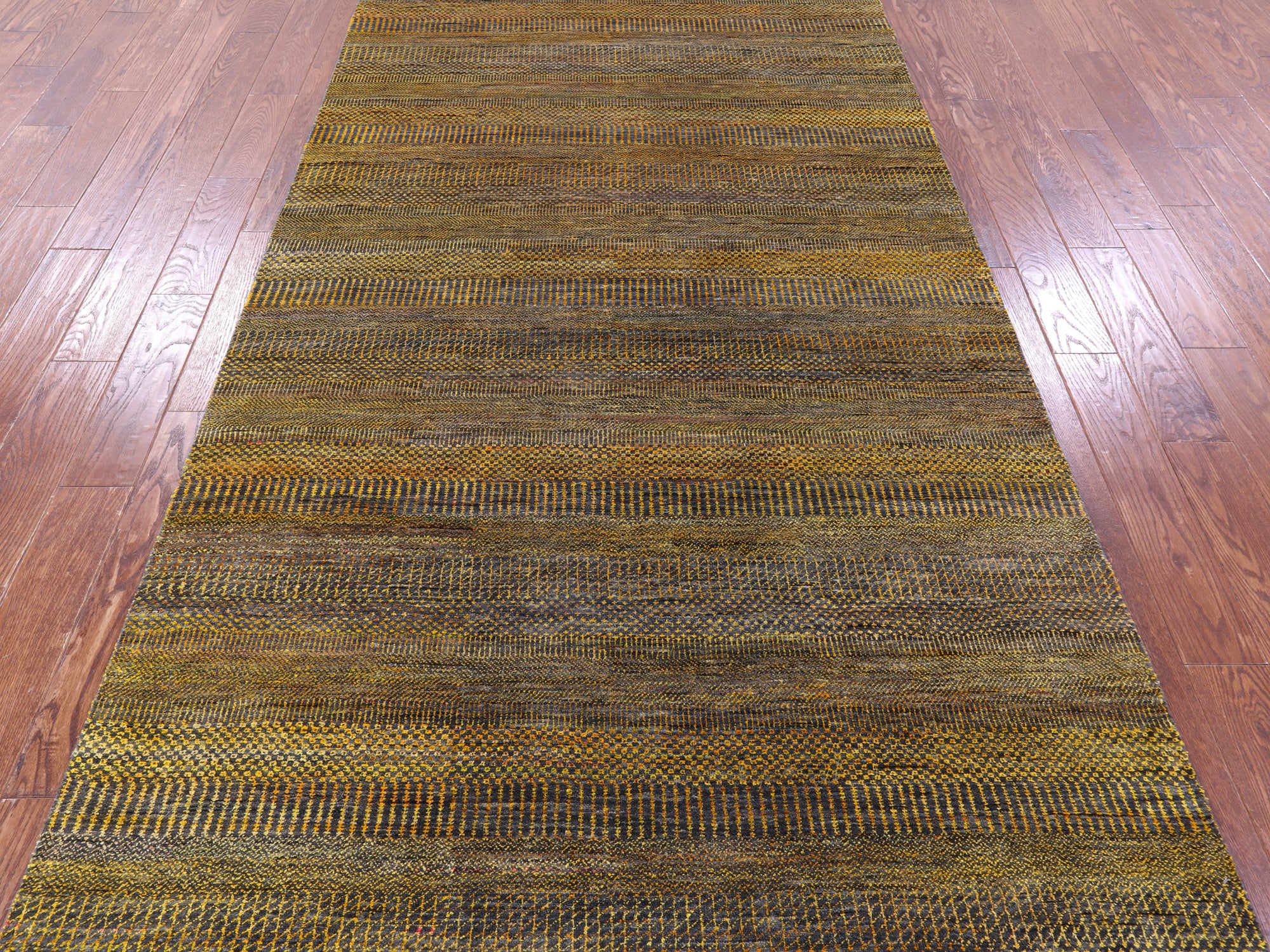 Gold Savannah Grass Hand Knotted Wool & Silk Rug - 5' 0" X 16' 7" - Golden Nile