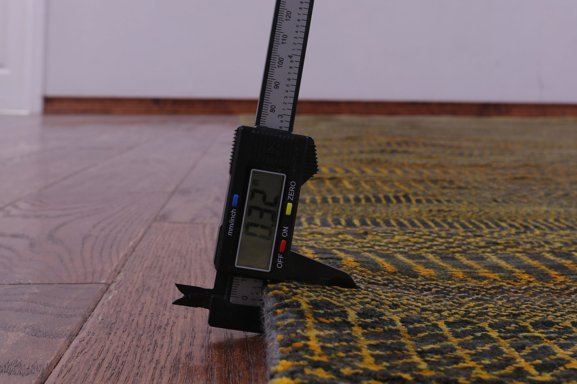 Gold Savannah Grass Hand Knotted Wool & Silk Rug - 5' 0" X 16' 7" - Golden Nile