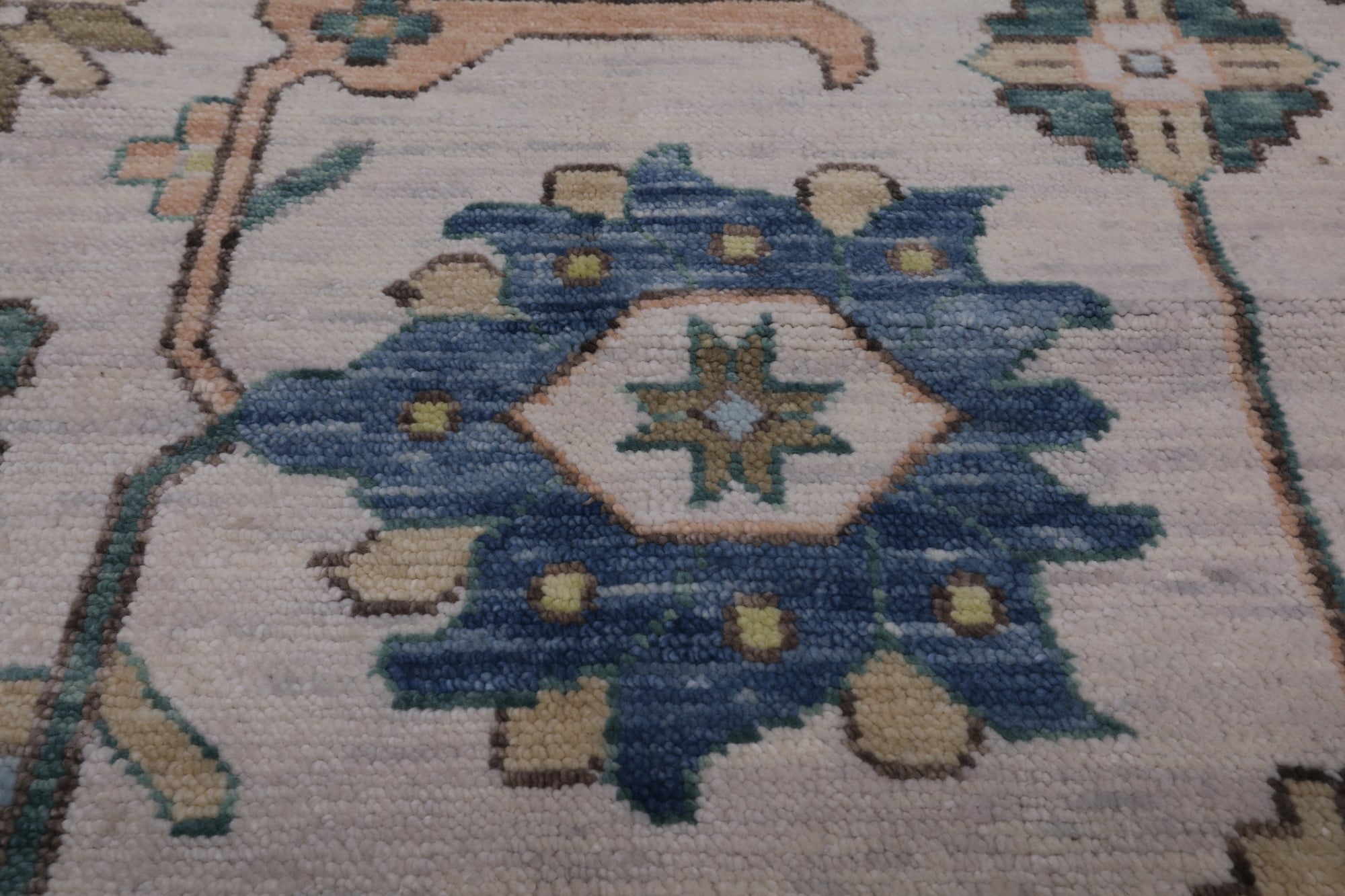 SUPER SALE Ivory Persian Sultanabad Handmade Wool Rug - 10' 1" X 14' 0"