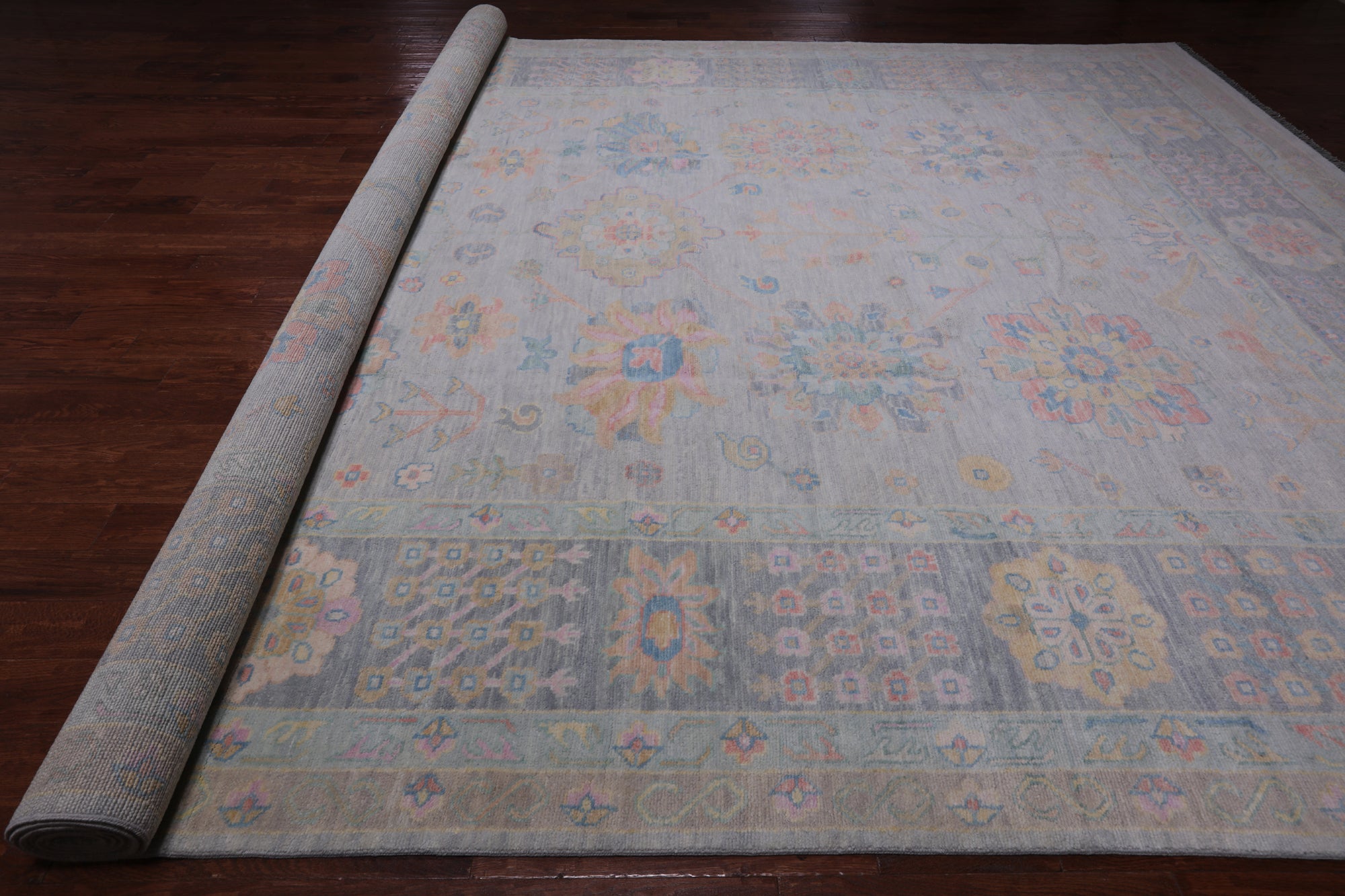 Geometric Fine Serapi Hand Knotted Wool Rug - 12' 2" X 17' 11"
