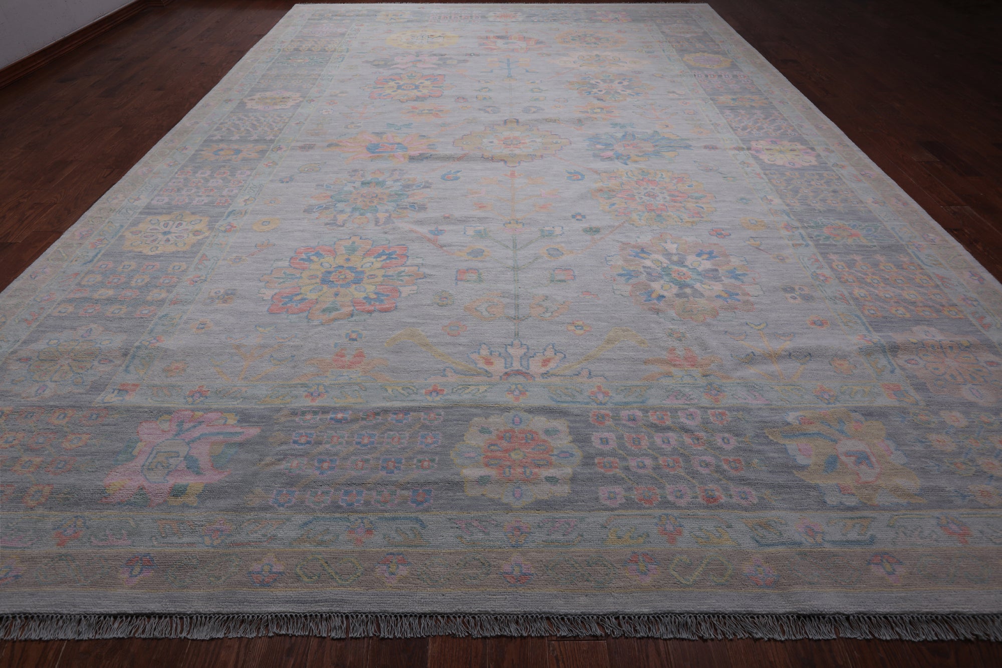 Geometric Fine Serapi Hand Knotted Wool Rug - 12' 2" X 17' 11"